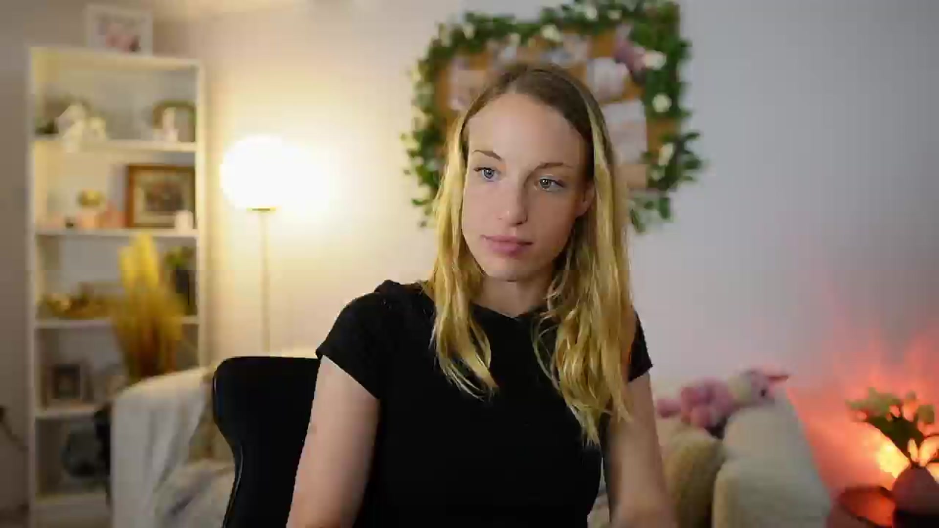 Gallery image thumbnail from April_Rose_'s myfreecams stream on, 06/04/2025, 10:47 image 16 of 20