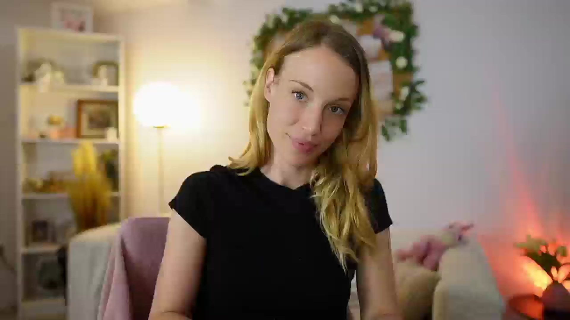 Gallery image thumbnail from April_Rose_'s myfreecams stream on, 06/04/2025, 11:30 image 12 of 20