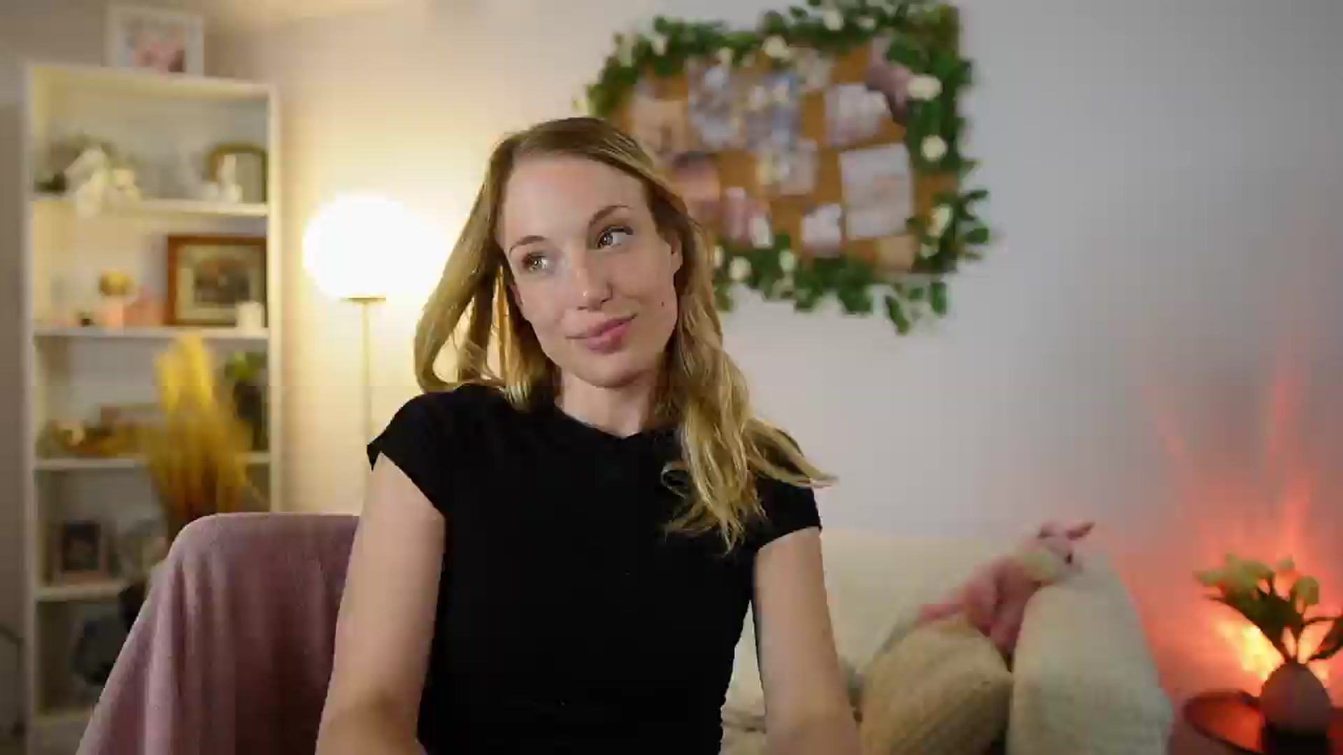 Gallery image thumbnail from April_Rose_'s myfreecams stream on, 06/04/2025, 12:58 image 19 of 20