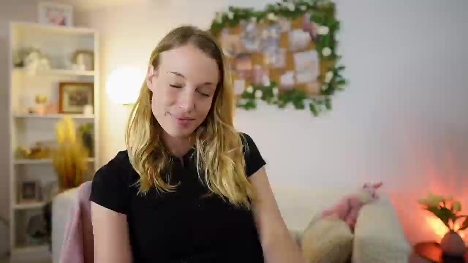 Gallery image thumbnail from April_Rose_'s myfreecams stream on, 06/04/2025, 12:58 image 1 of 20