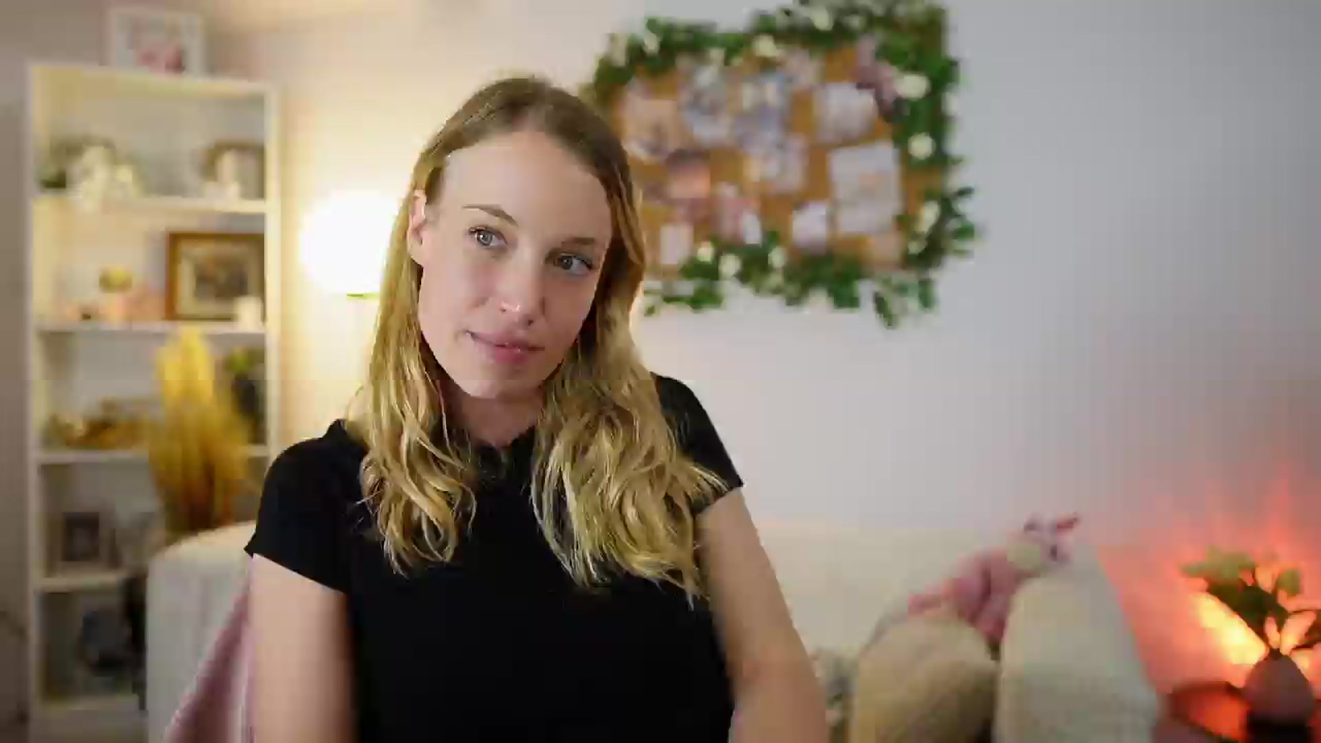 Gallery image thumbnail from April_Rose_'s myfreecams stream on, 06/04/2025, 12:58 image 7 of 20