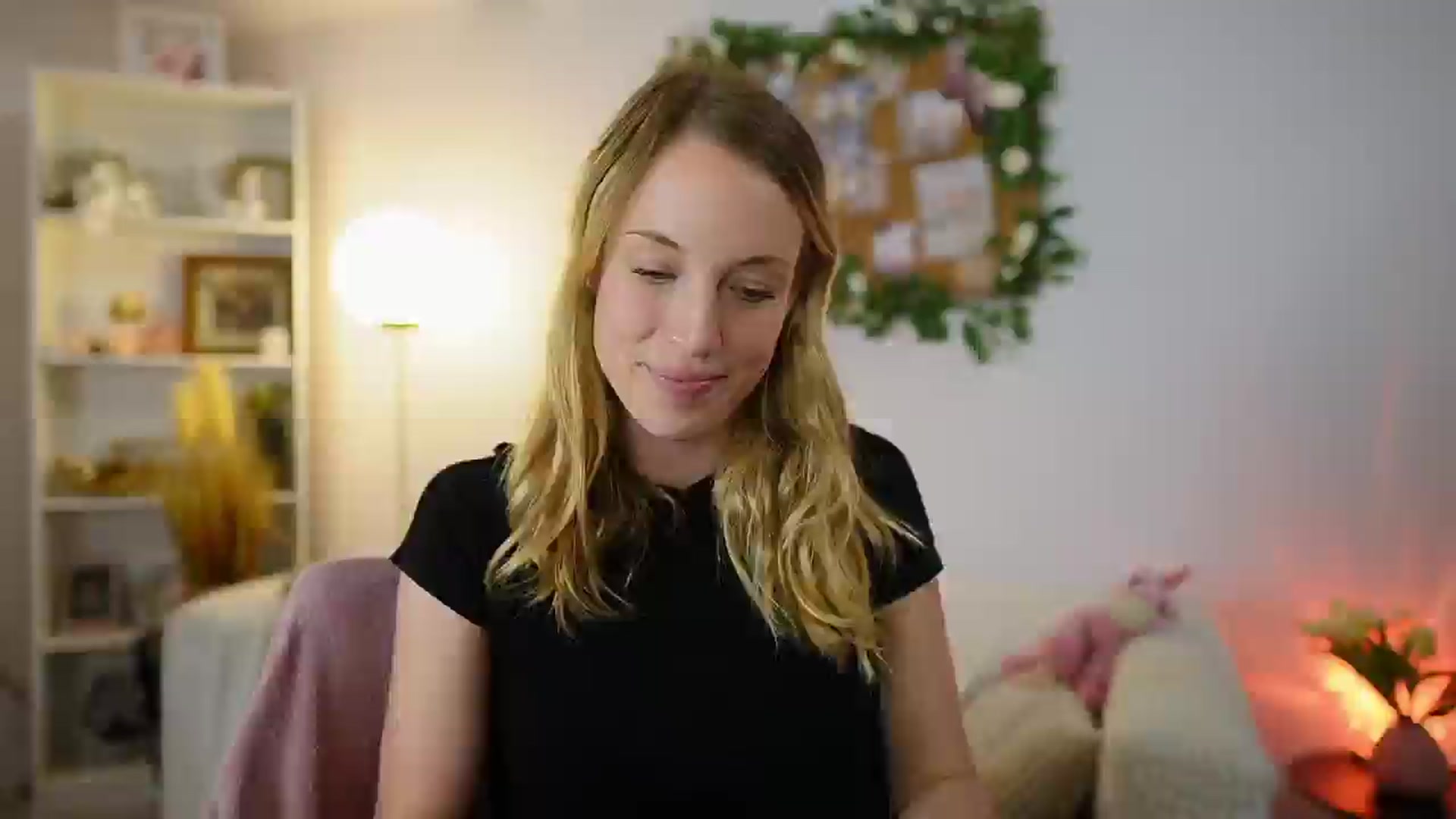 Gallery image thumbnail from April_Rose_'s myfreecams stream on, 06/04/2025, 12:58 image 5 of 20