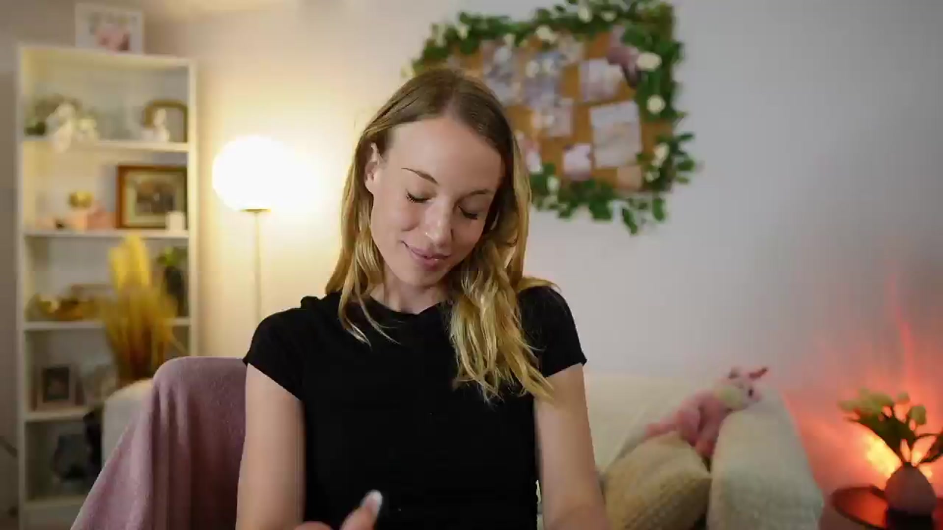 Gallery image thumbnail from April_Rose_'s myfreecams stream on, 06/04/2025, 12:58 image 18 of 20