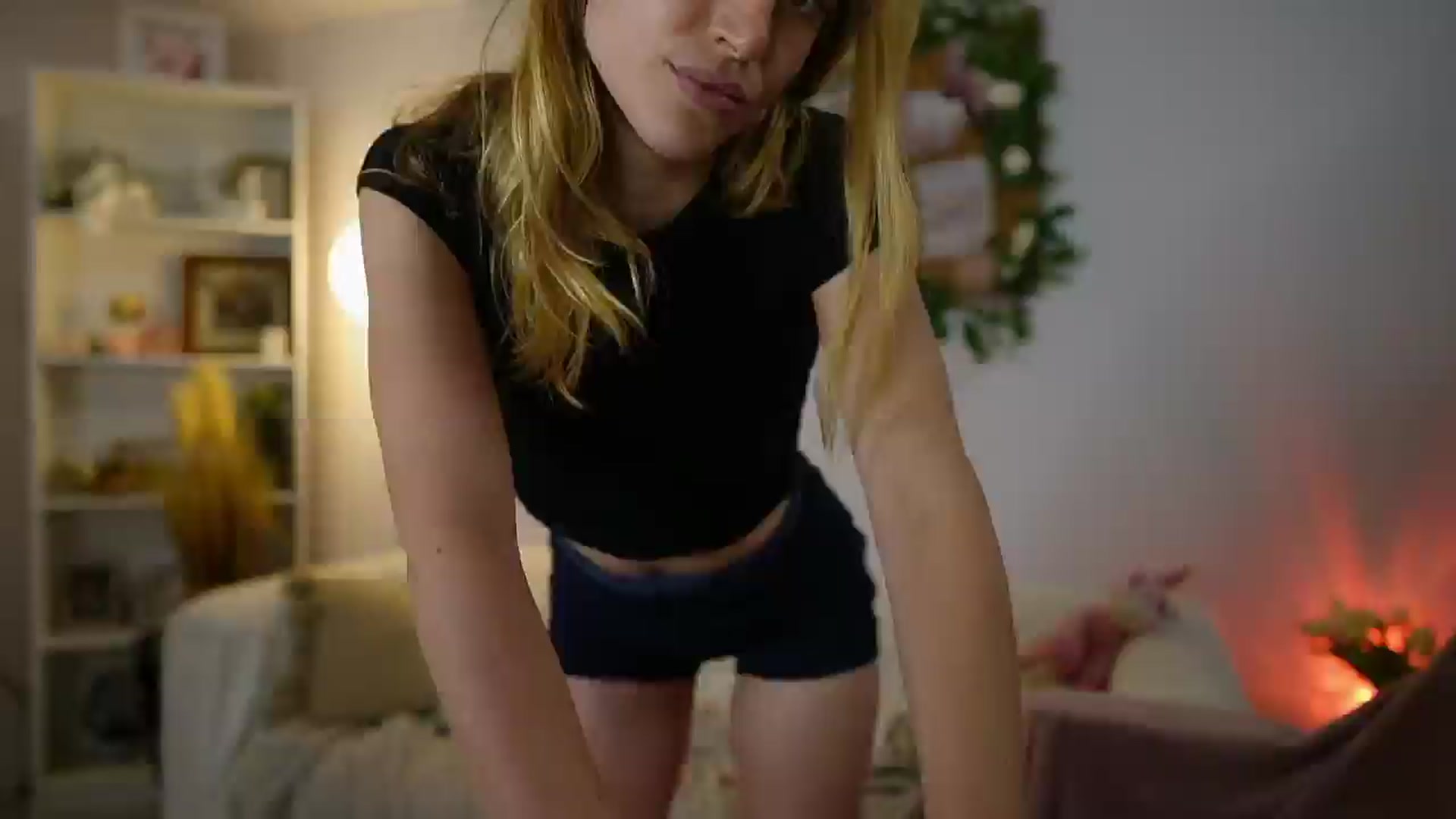 Gallery image thumbnail from April_Rose_'s myfreecams stream on, 06/04/2025, 12:58 image 11 of 20