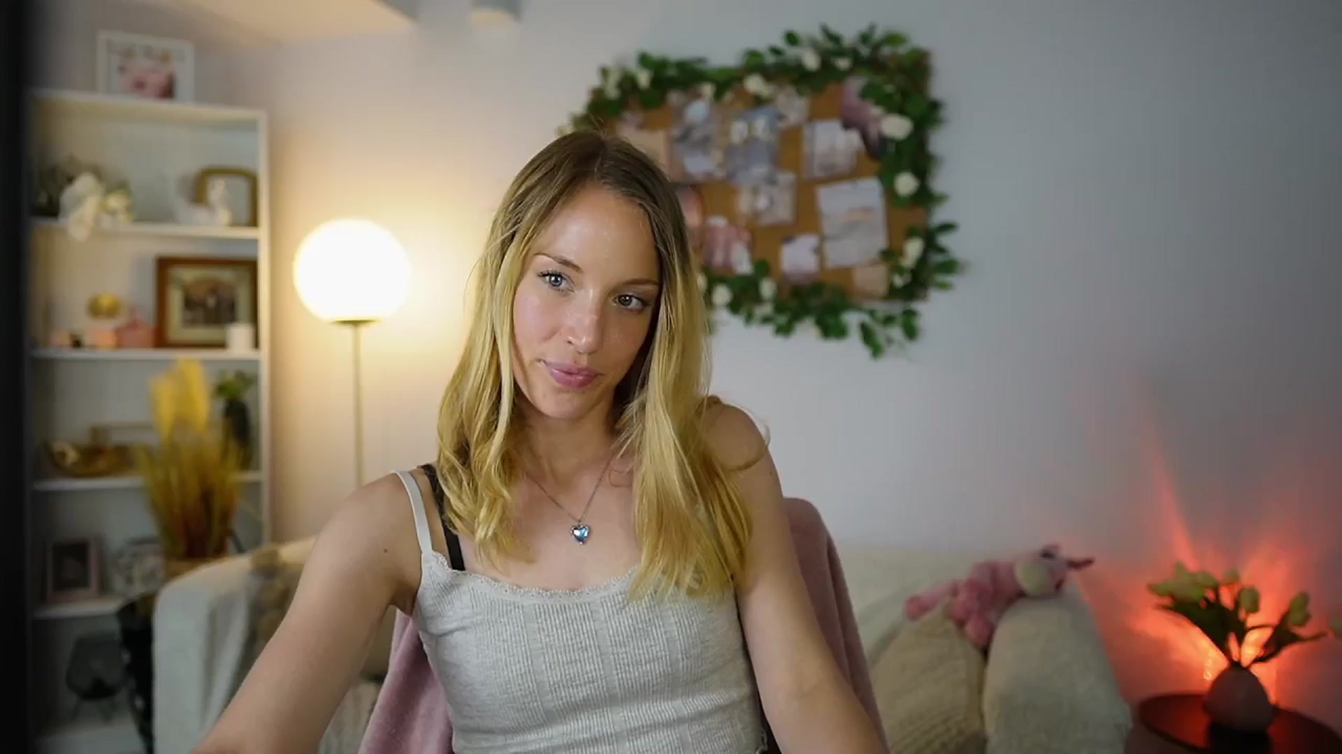 Gallery image thumbnail from April_Rose_'s myfreecams stream on, 06/05/2025, 09:32 image 20 of 20