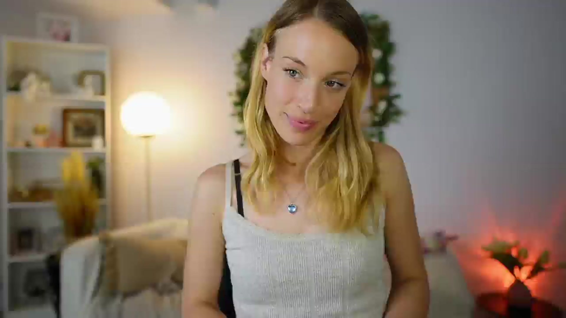 Gallery image thumbnail from April_Rose_'s myfreecams stream on, 06/05/2025, 11:13 image 8 of 20