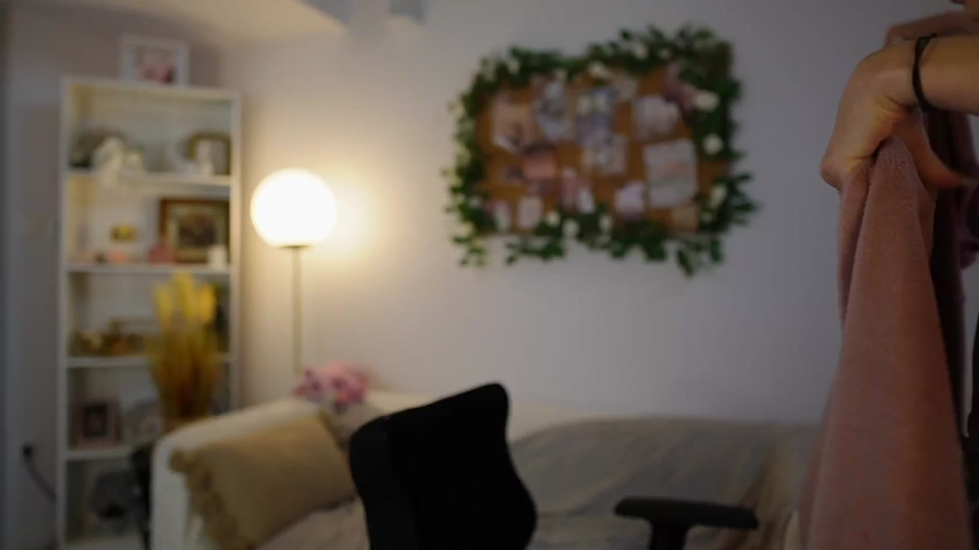 Gallery image thumbnail from April_Rose_'s myfreecams stream on, 06/06/2025, 09:11 image 2 of 20