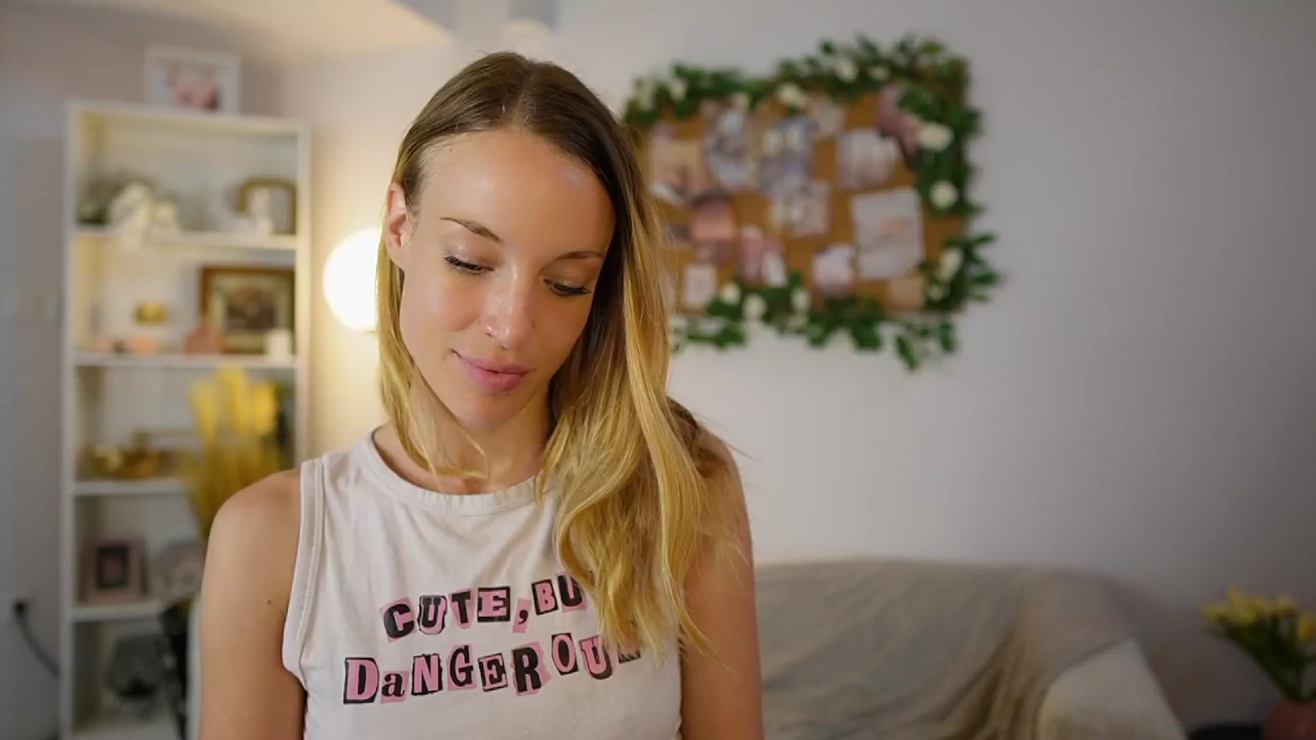 Gallery image thumbnail from April_Rose_'s myfreecams stream on, 06/06/2025, 09:11 image 8 of 20