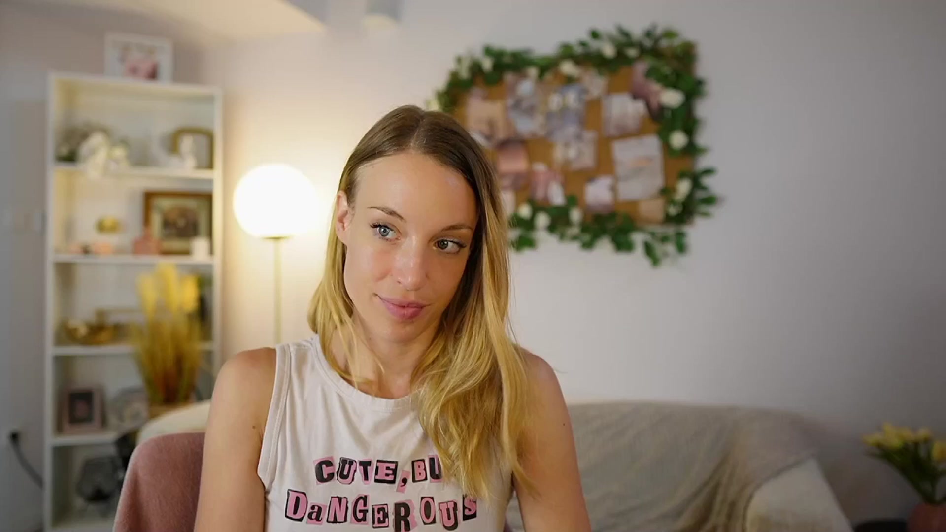 Gallery image thumbnail from April_Rose_'s myfreecams stream on, 06/06/2025, 09:11 image 9 of 20