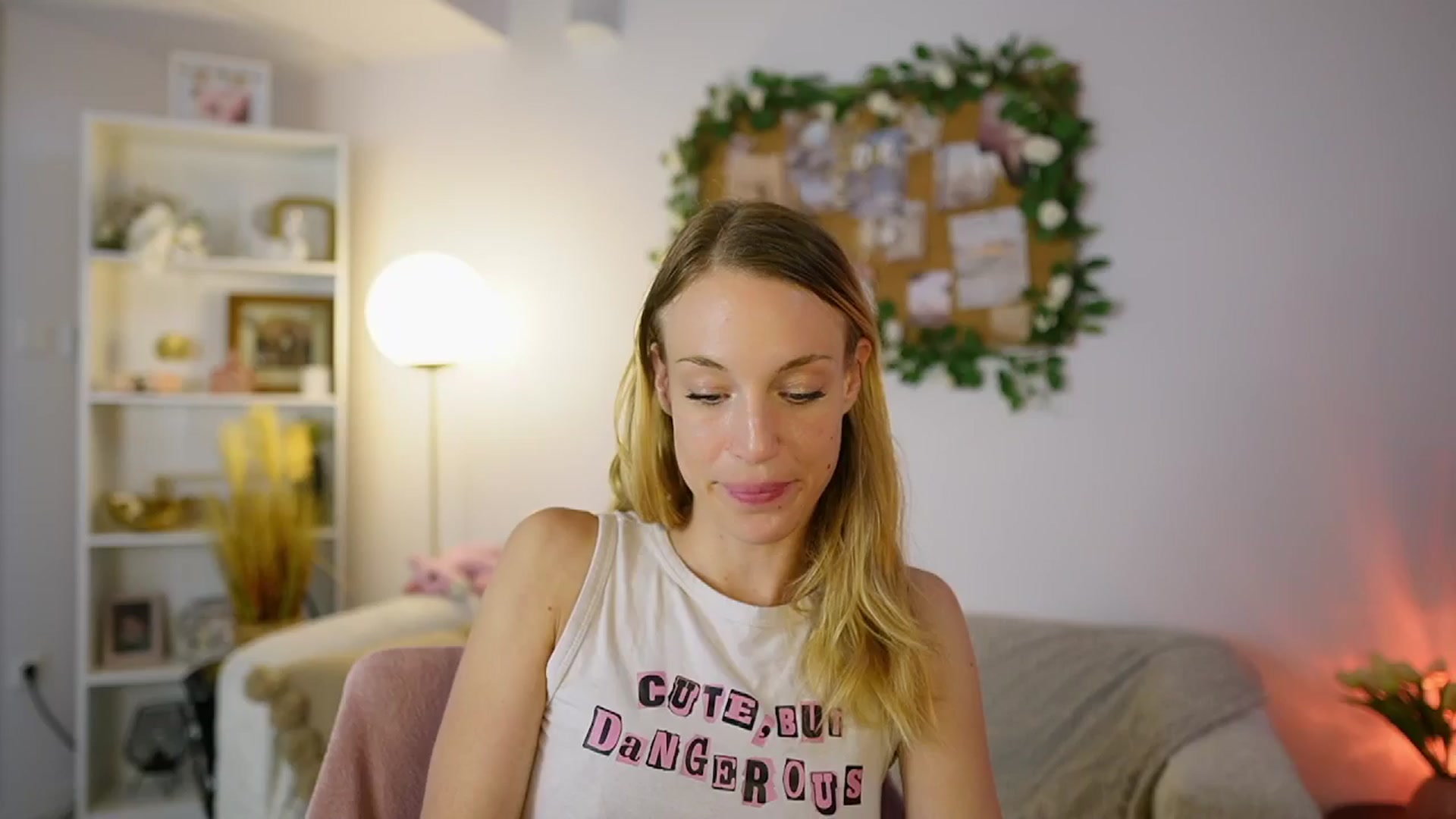 Gallery image thumbnail from April_Rose_'s myfreecams stream on, 06/06/2025, 10:19 image 11 of 20