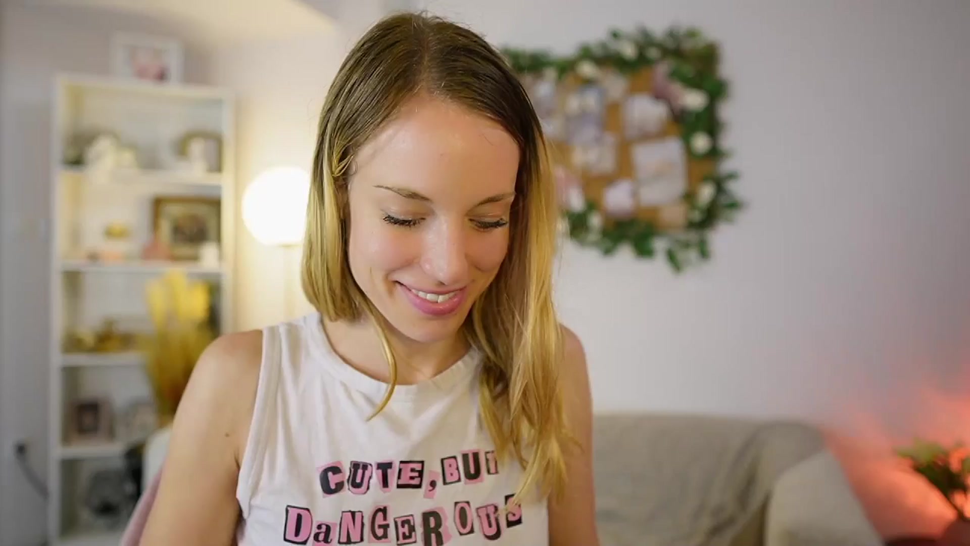 Gallery image thumbnail from April_Rose_'s myfreecams stream on, 06/06/2025, 12:46 image 18 of 20