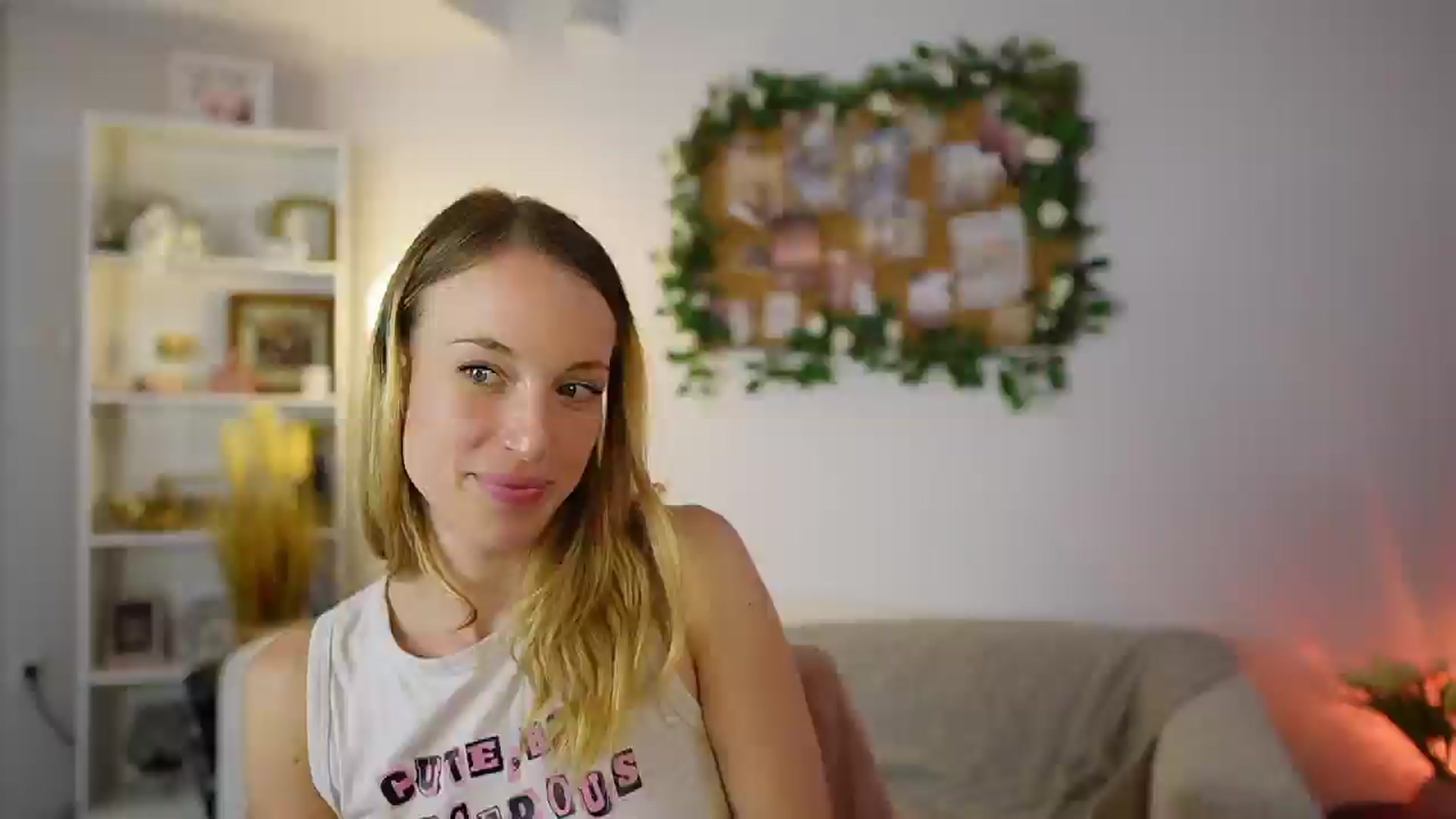 Gallery image thumbnail from April_Rose_'s myfreecams stream on, 06/06/2025, 12:46 image 12 of 20