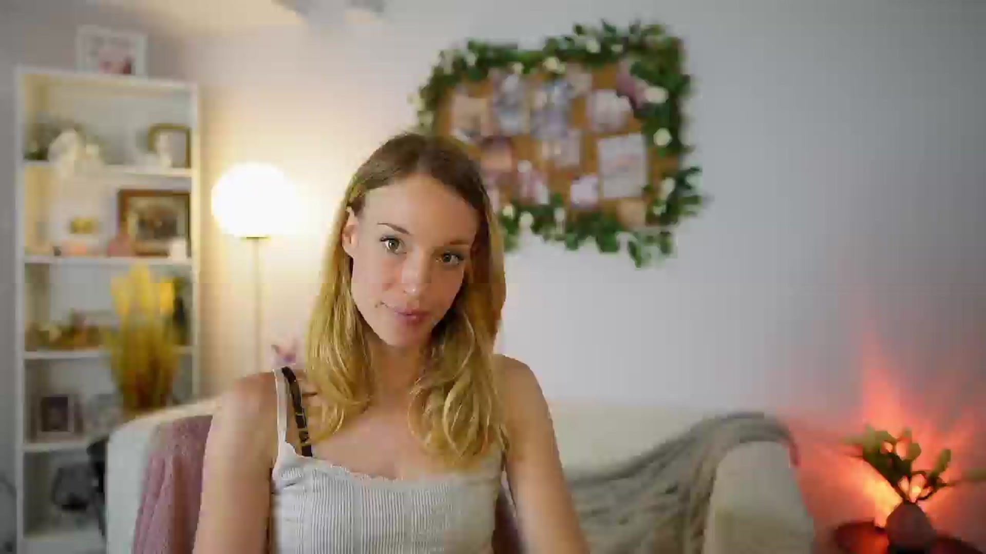 Gallery image thumbnail from April_Rose_'s myfreecams stream on, 06/07/2025, 10:02 image 4 of 20