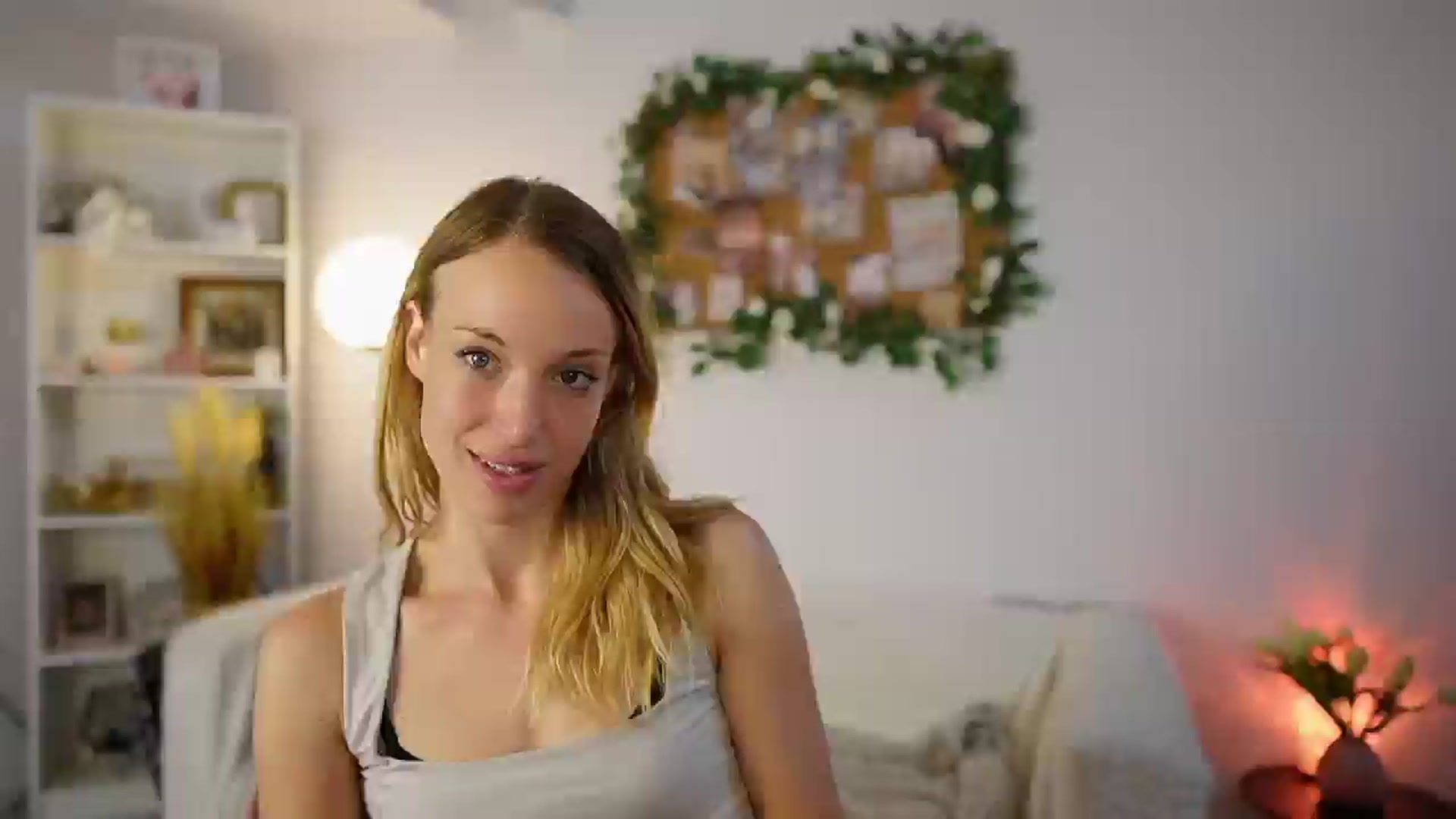 Gallery image thumbnail from April_Rose_'s myfreecams stream on, 06/08/2025, 10:09 image 12 of 20