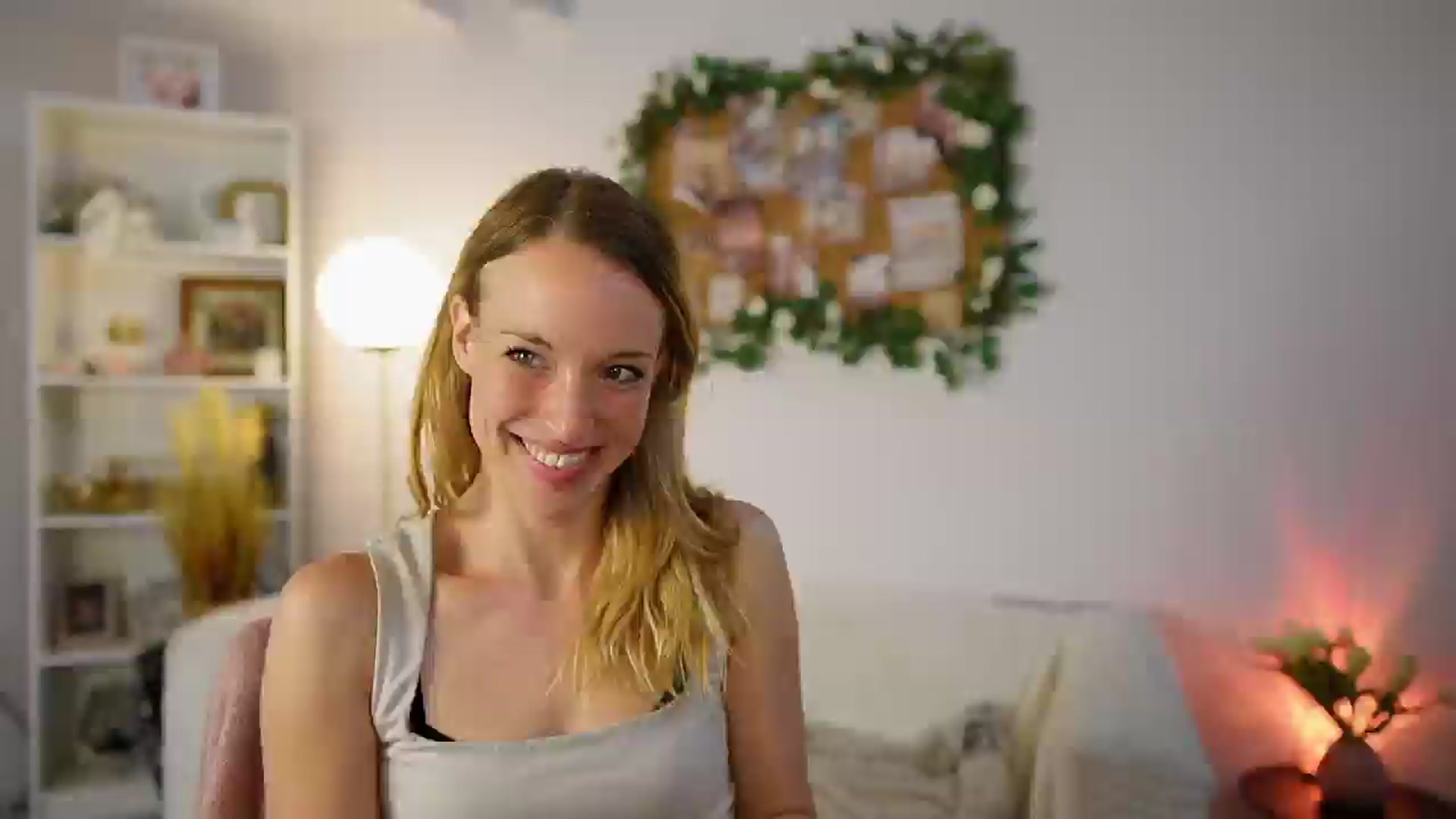 Gallery image thumbnail from April_Rose_'s myfreecams stream on, 06/08/2025, 10:09 image 9 of 20