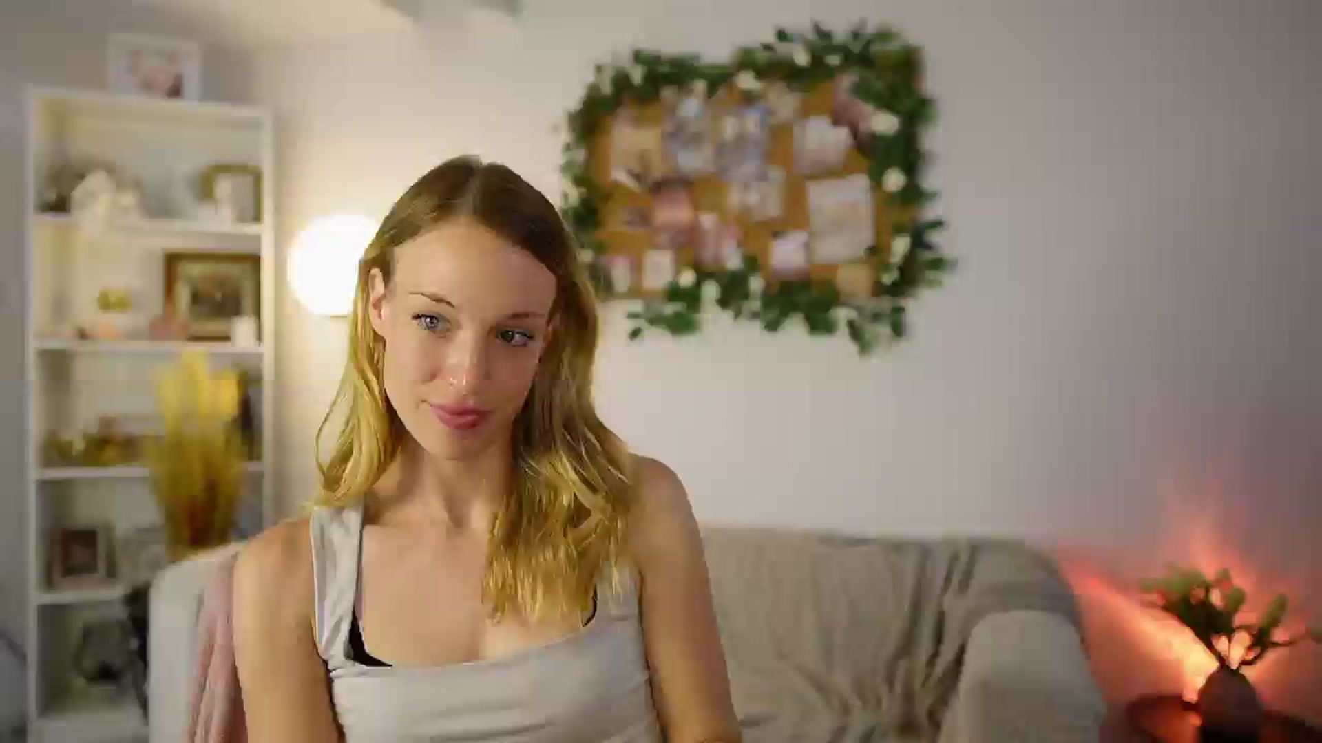 Gallery image thumbnail from April_Rose_'s myfreecams stream on, 06/08/2025, 11:53 image 3 of 20