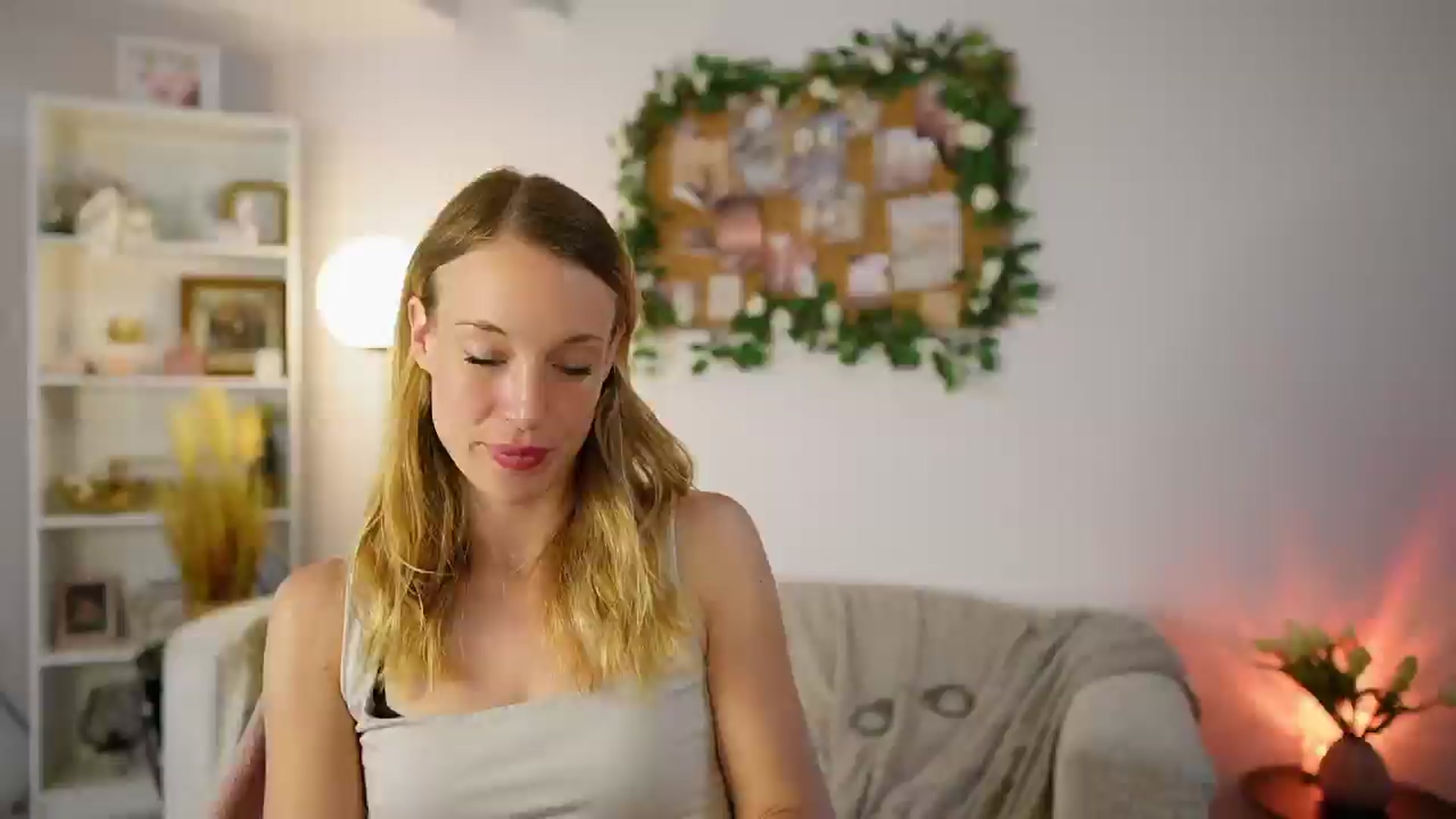 Gallery image thumbnail from April_Rose_'s myfreecams stream on, 06/08/2025, 12:29 image 3 of 20