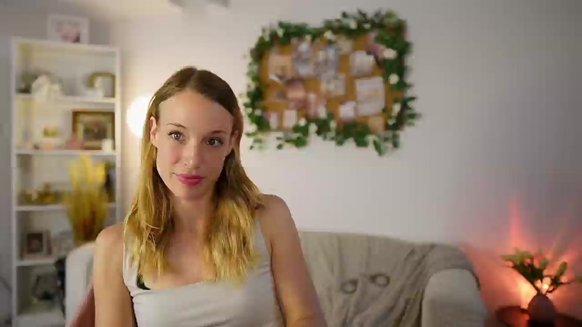 Gallery image thumbnail from April_Rose_'s myfreecams stream on, 06/08/2025, 12:29 image 8 of 20