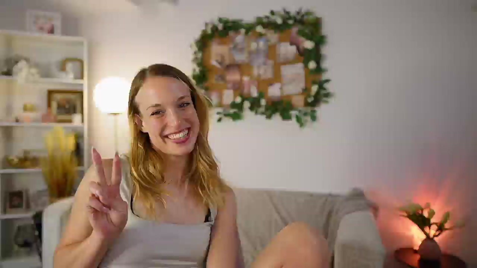 Gallery image thumbnail from April_Rose_'s myfreecams stream on, 06/08/2025, 14:05 image 10 of 20