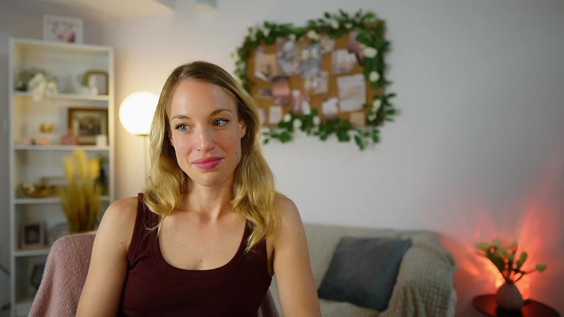 Gallery image thumbnail from April_Rose_'s myfreecams stream on, 06/10/2025, 09:43 image 1 of 20