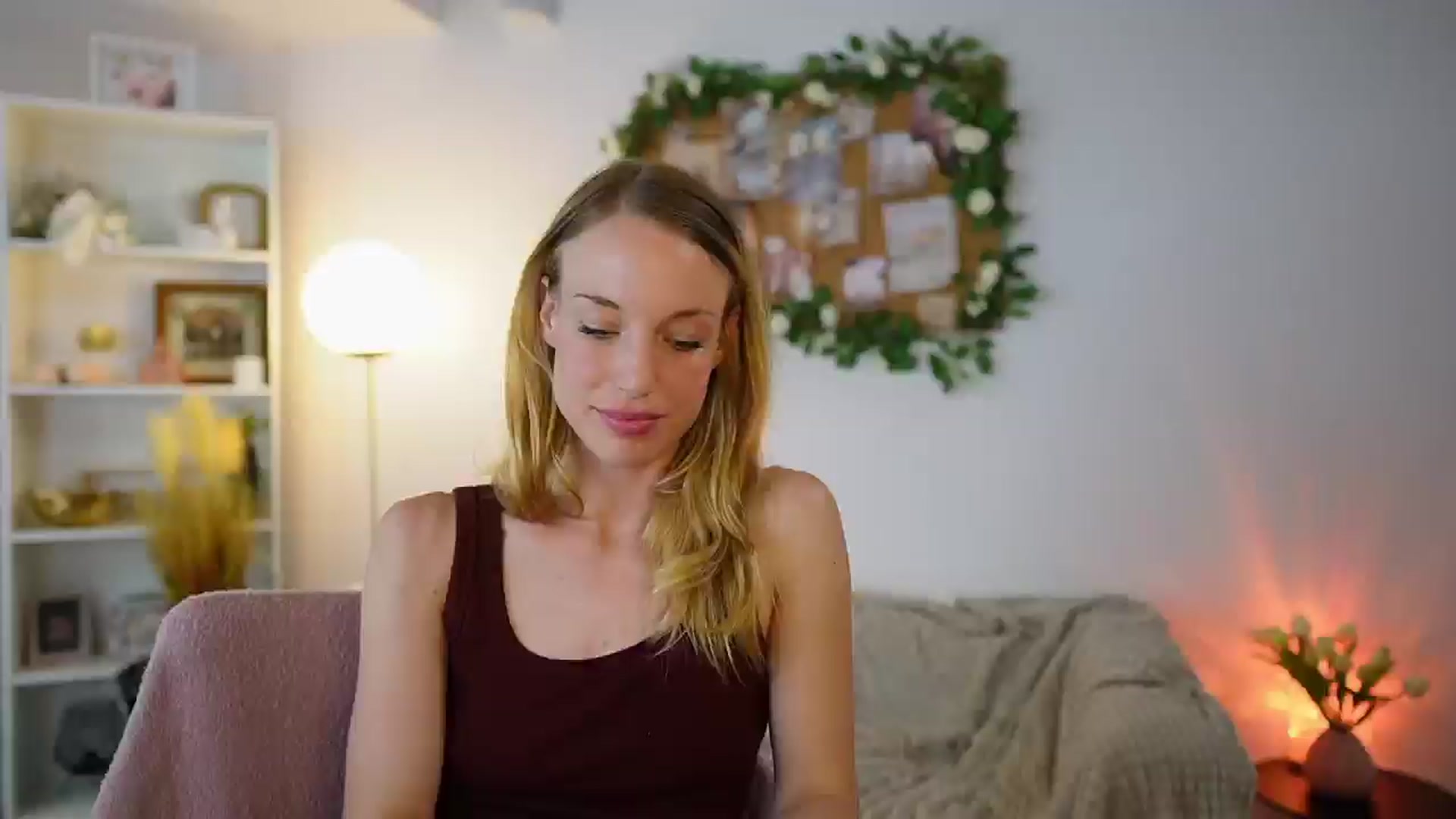 Gallery image thumbnail from April_Rose_'s myfreecams stream on, 06/11/2025, 13:01 image 2 of 20