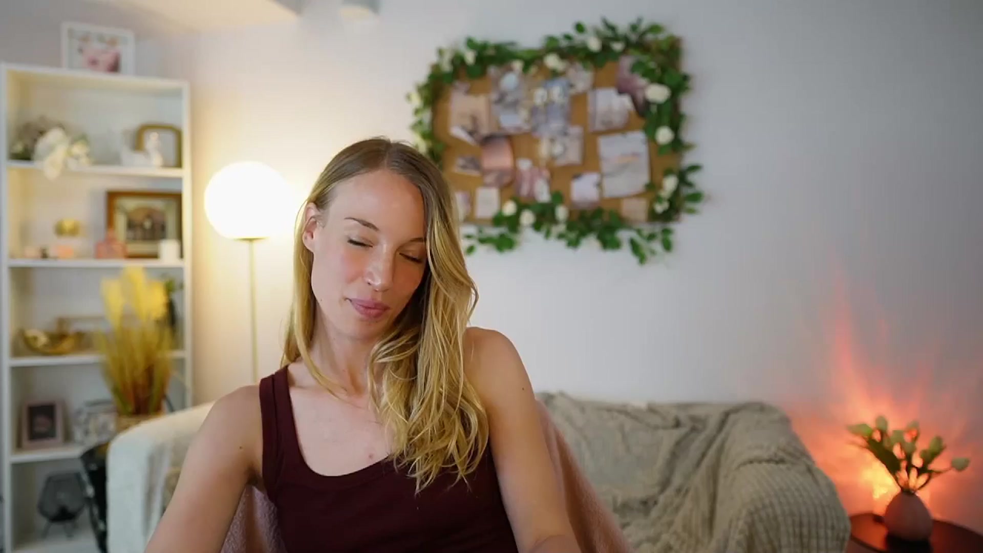 Gallery image thumbnail from April_Rose_'s myfreecams stream on, 06/11/2025, 13:01 image 18 of 20
