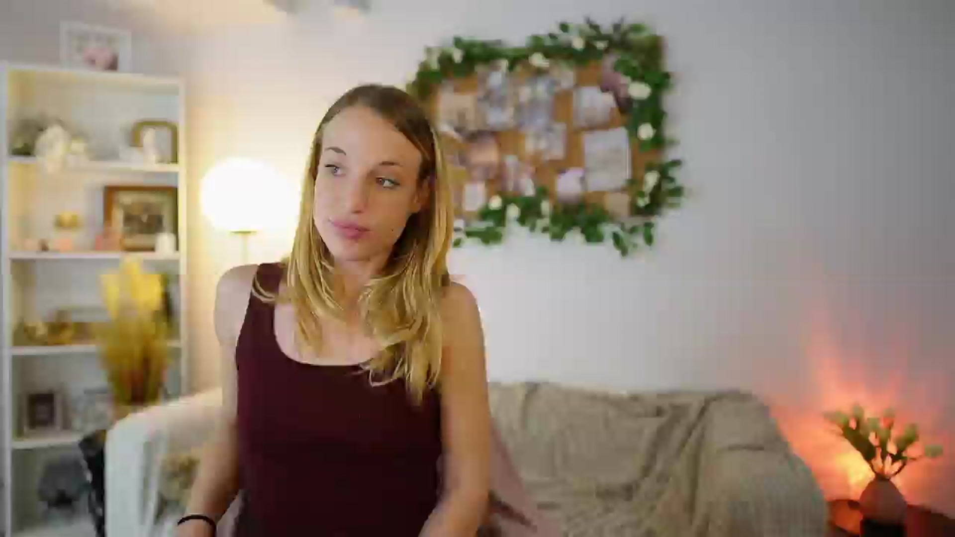Gallery image thumbnail from April_Rose_'s myfreecams stream on, 06/11/2025, 13:01 image 9 of 20