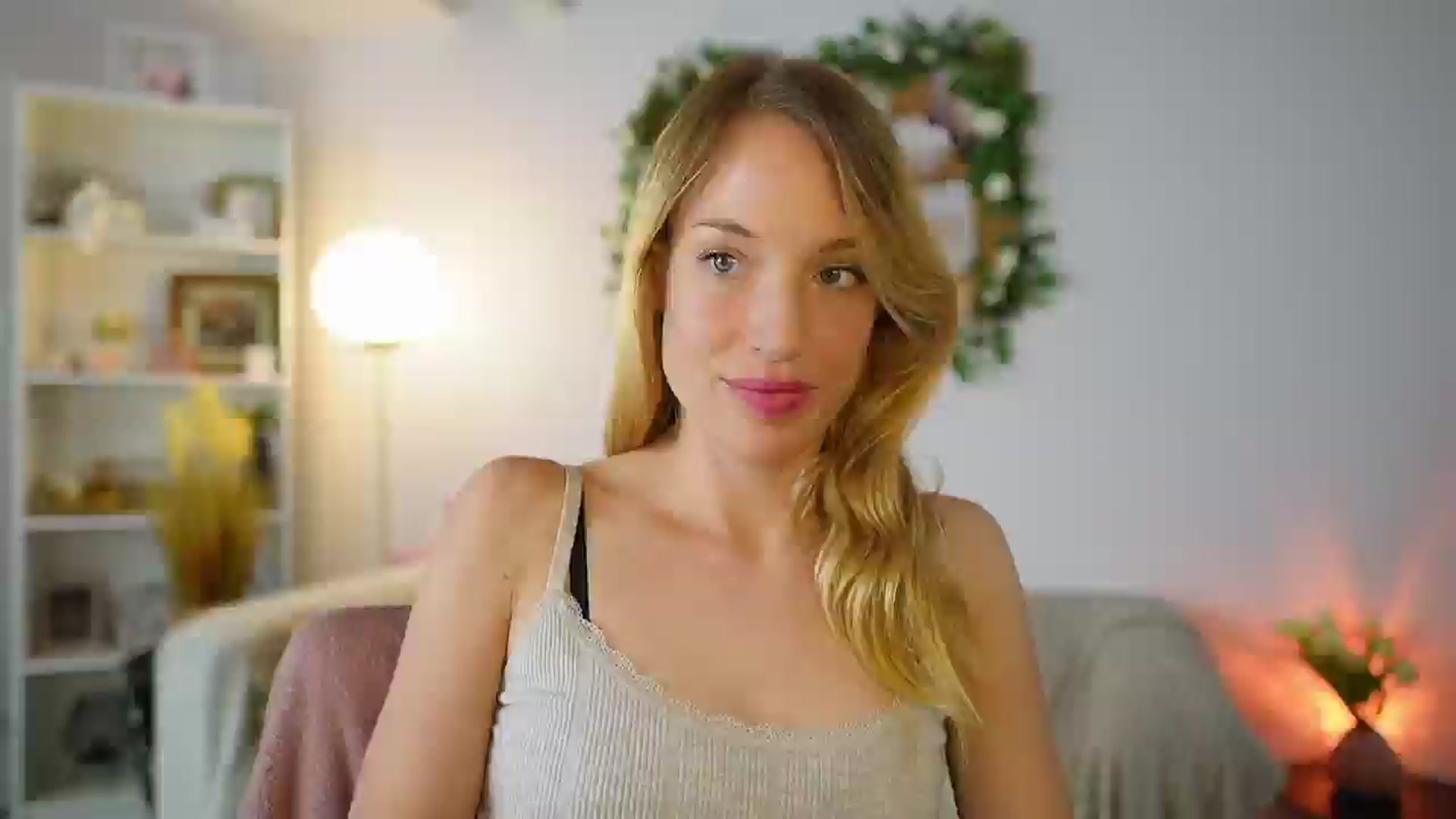 Gallery image thumbnail from April_Rose_'s myfreecams stream on, 06/17/2025, 11:02 image 12 of 20