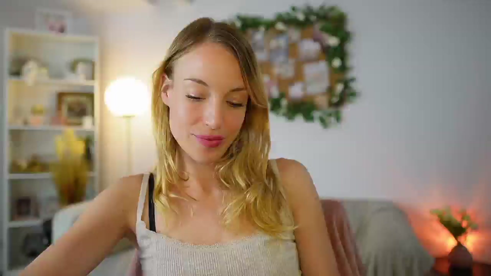 Gallery image thumbnail from April_Rose_'s myfreecams stream on, 06/17/2025, 11:02 image 6 of 20