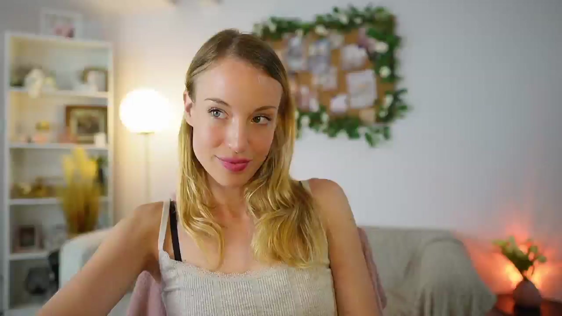 Gallery image thumbnail from April_Rose_'s myfreecams stream on, 06/17/2025, 11:02 image 20 of 20