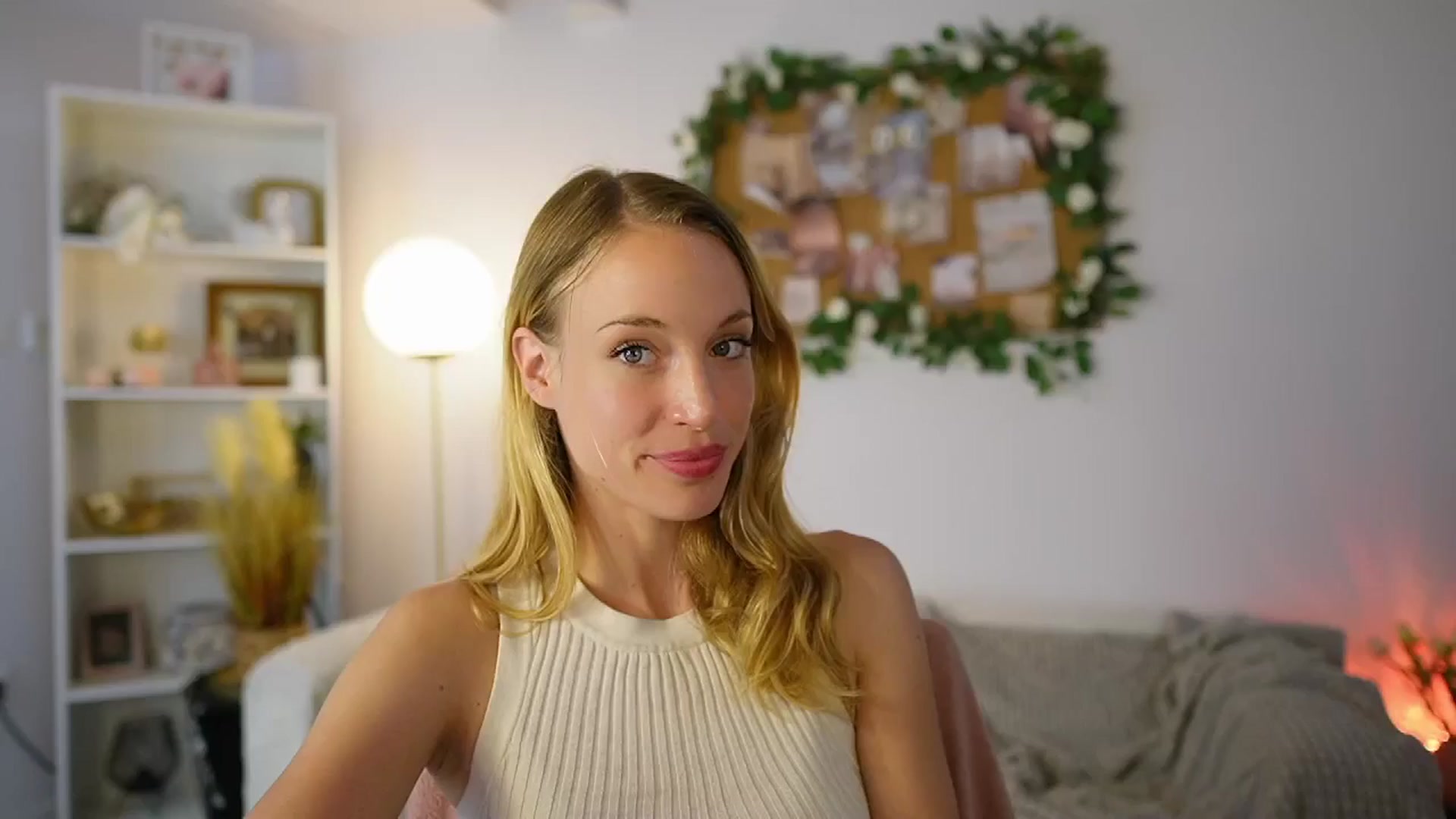 Gallery image thumbnail from April_Rose_'s myfreecams stream on, 06/18/2025, 10:08 image 18 of 20