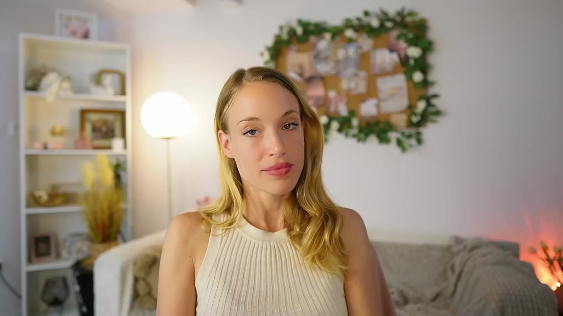 Gallery image thumbnail from April_Rose_'s myfreecams stream on, 06/18/2025, 10:08 image 15 of 20