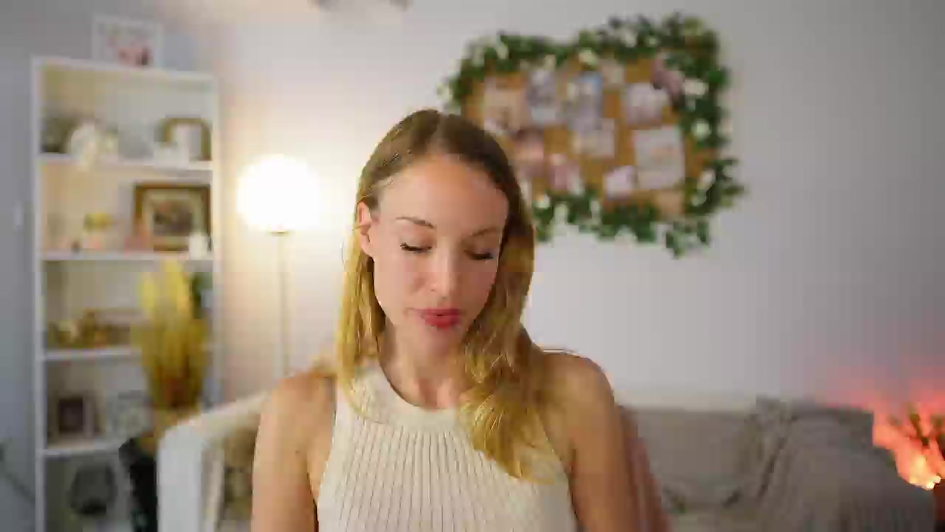 Gallery image thumbnail from April_Rose_'s myfreecams stream on, 06/18/2025, 11:44 image 11 of 20
