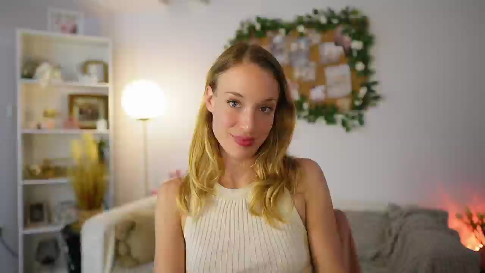 Gallery image thumbnail from April_Rose_'s myfreecams stream on, 06/18/2025, 11:44 image 16 of 20