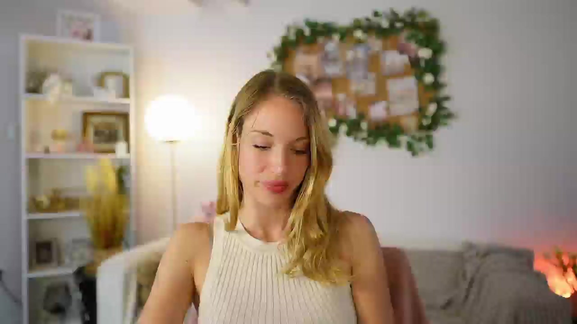 Gallery image thumbnail from April_Rose_'s myfreecams stream on, 06/18/2025, 11:44 image 6 of 20