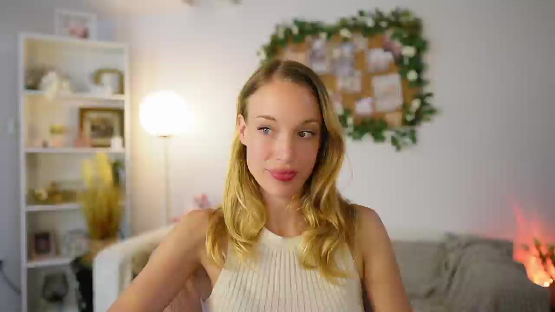 Gallery image thumbnail from April_Rose_'s myfreecams stream on, 06/18/2025, 11:44 image 17 of 20