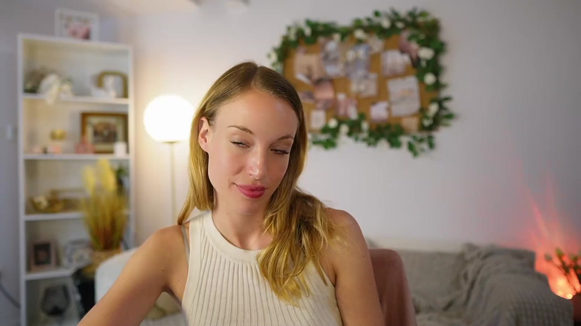 Gallery image thumbnail from April_Rose_'s myfreecams stream on, 06/18/2025, 12:43 image 7 of 20