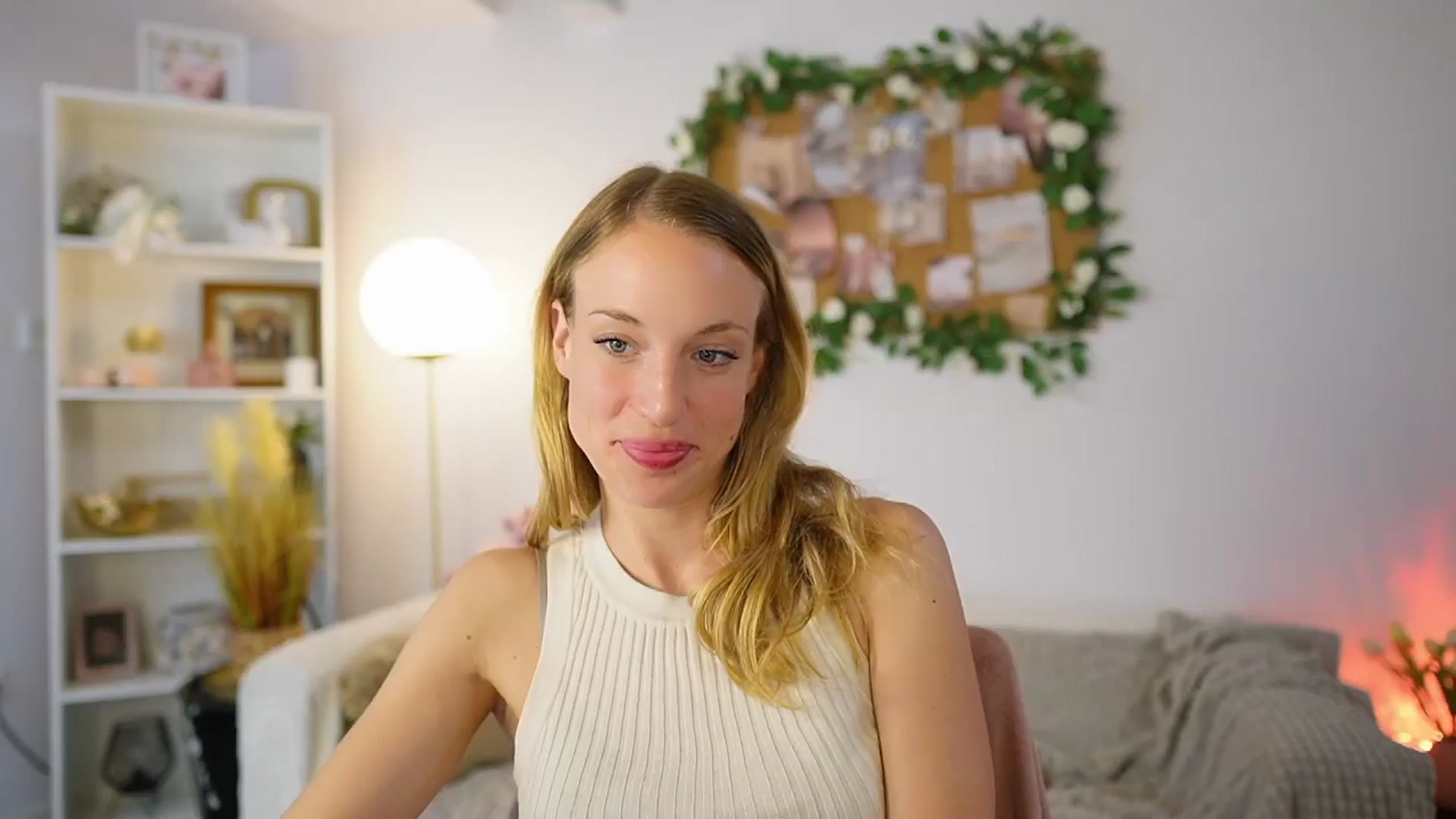 Gallery image thumbnail from April_Rose_'s myfreecams stream on, 06/18/2025, 12:43 image 8 of 20