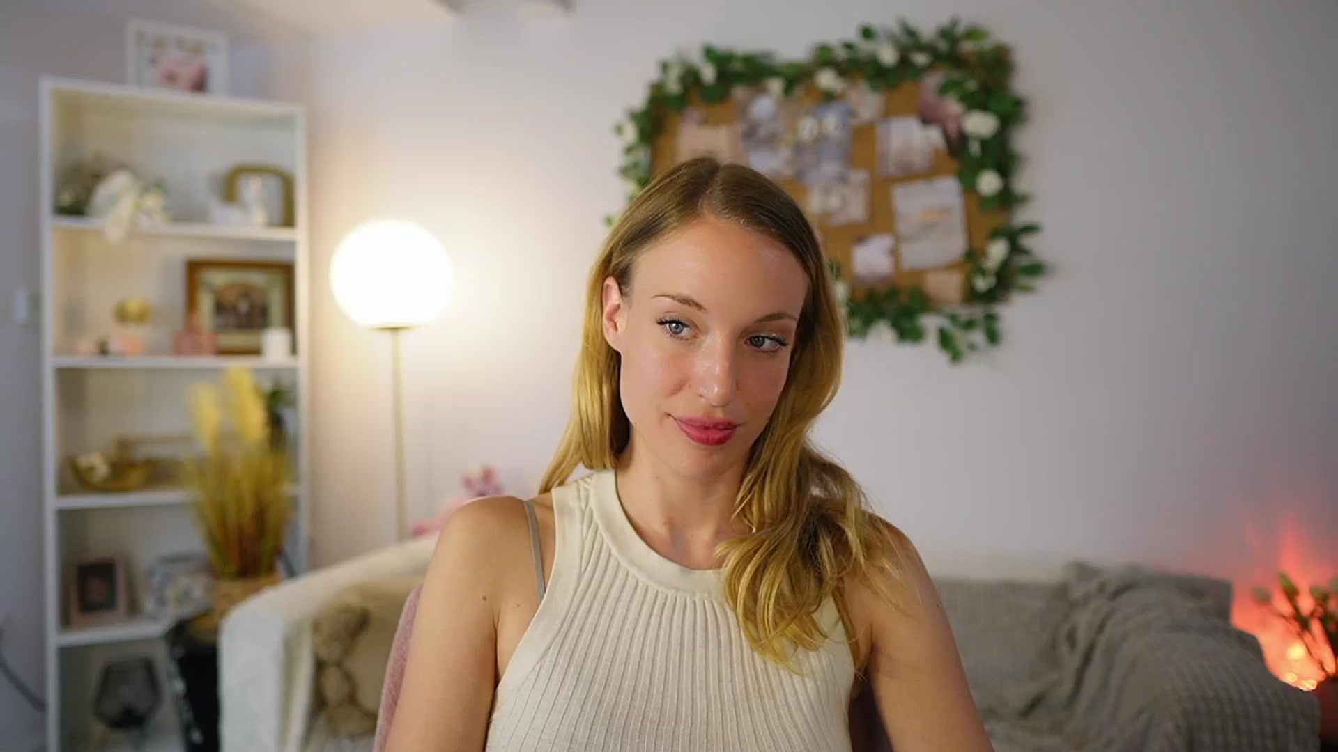 Gallery image thumbnail from April_Rose_'s myfreecams stream on, 06/18/2025, 12:43 image 5 of 20