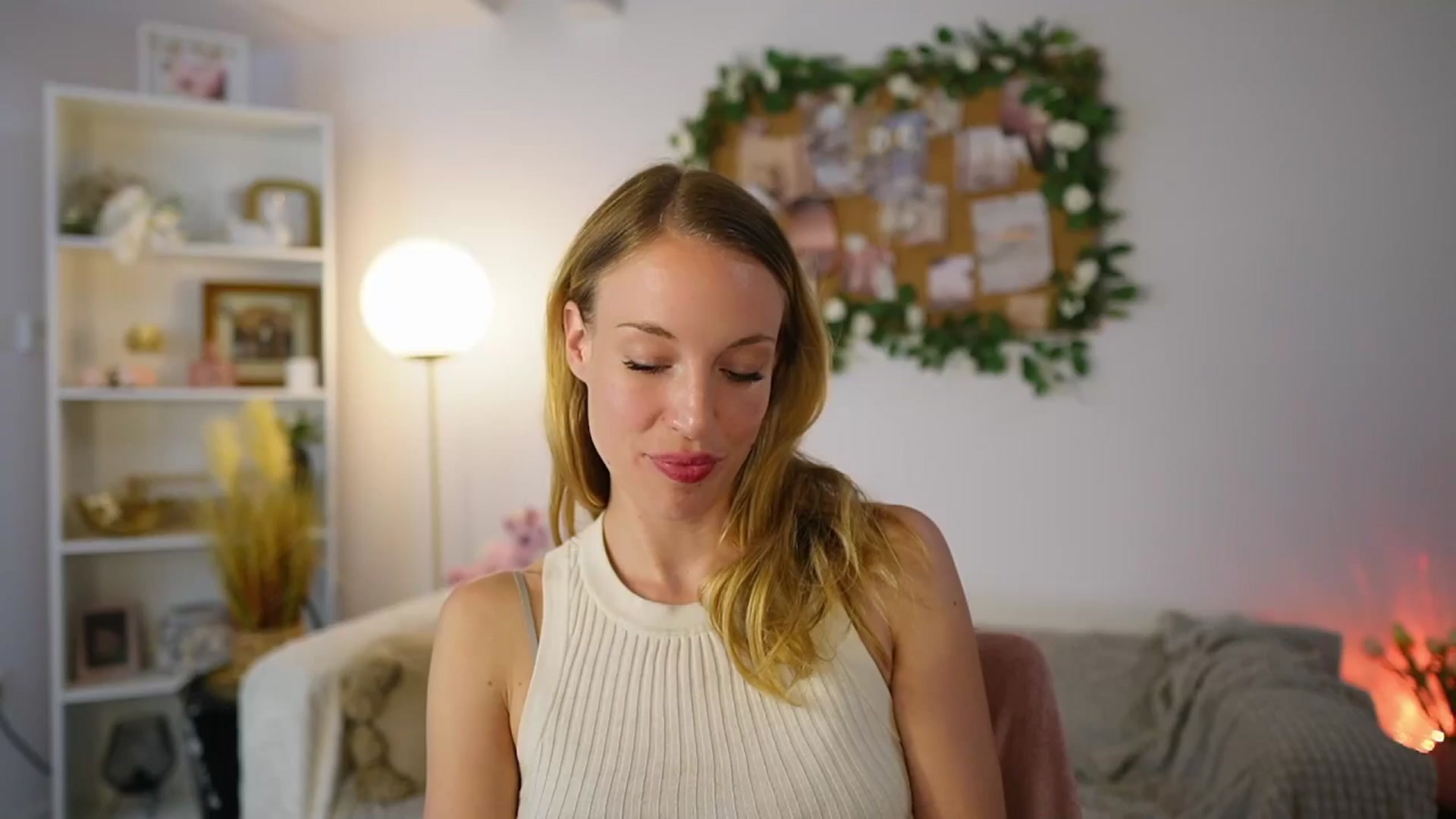 Gallery image thumbnail from April_Rose_'s myfreecams stream on, 06/18/2025, 12:43 image 4 of 20