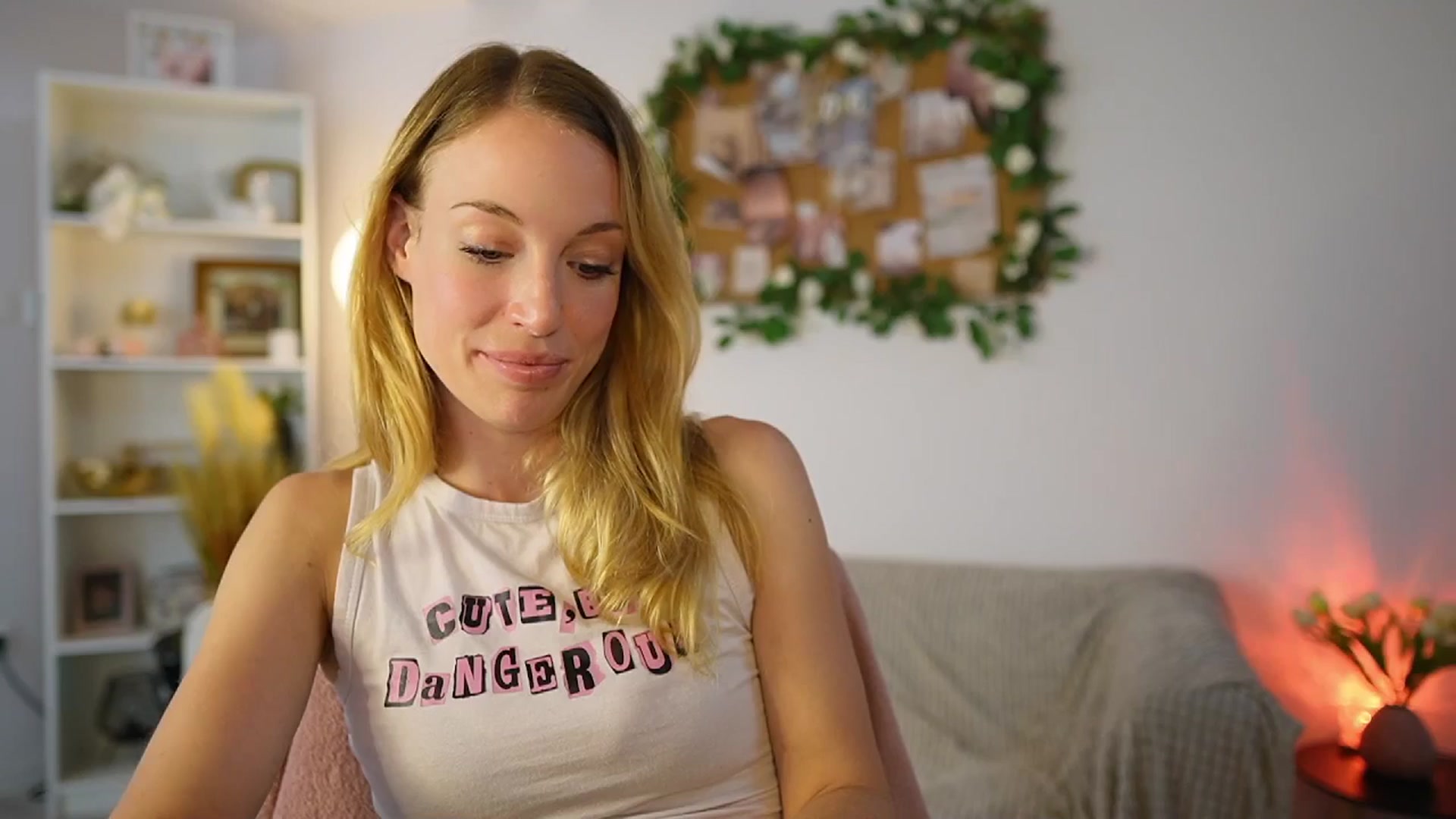Gallery image thumbnail from April_Rose_'s myfreecams stream on, 06/20/2025, 09:48 image 11 of 20