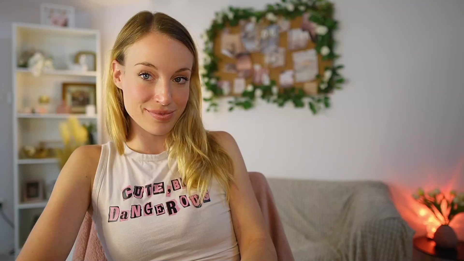 Gallery image thumbnail from April_Rose_'s myfreecams stream on, 06/20/2025, 09:48 image 8 of 20