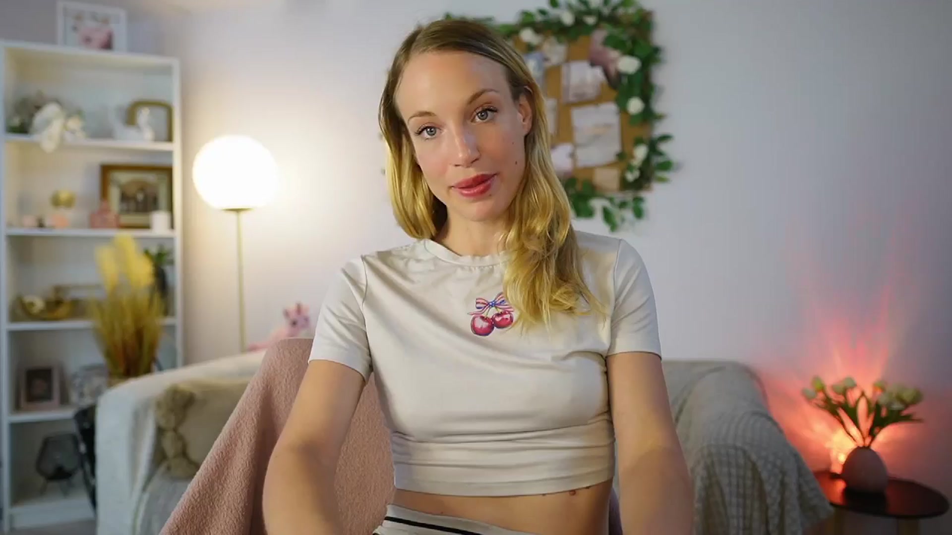 Gallery image thumbnail from April_Rose_'s myfreecams stream on, 06/21/2025, 10:15 image 7 of 20