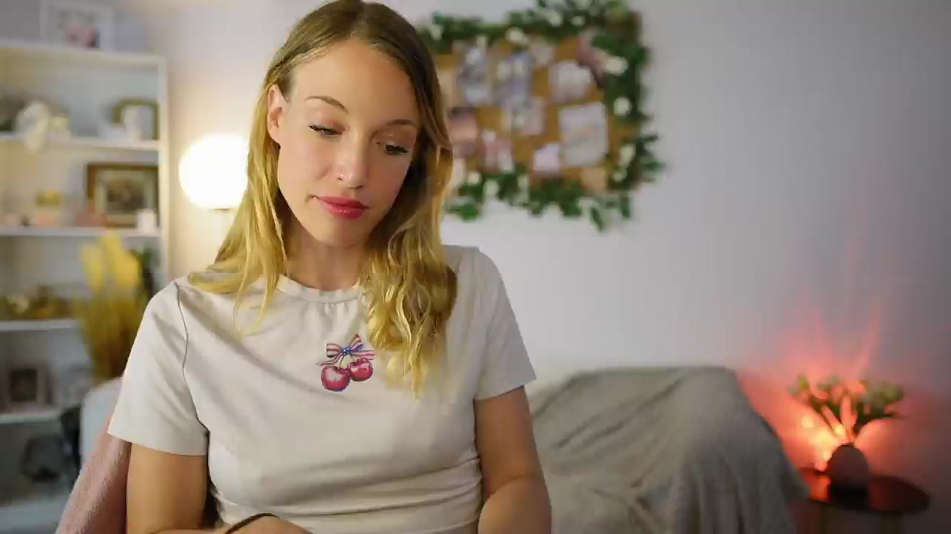 Gallery image thumbnail from April_Rose_'s myfreecams stream on, 06/21/2025, 12:40 image 10 of 20