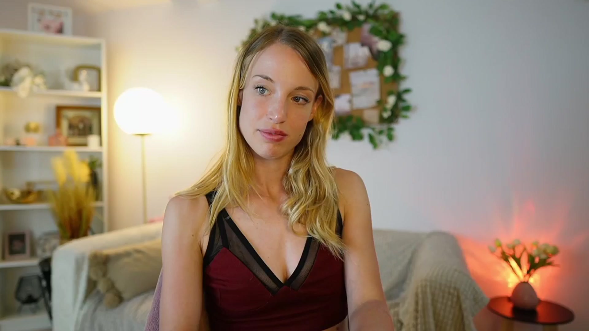 Gallery image thumbnail from April_Rose_'s myfreecams stream on, 06/24/2025, 10:02 image 10 of 20