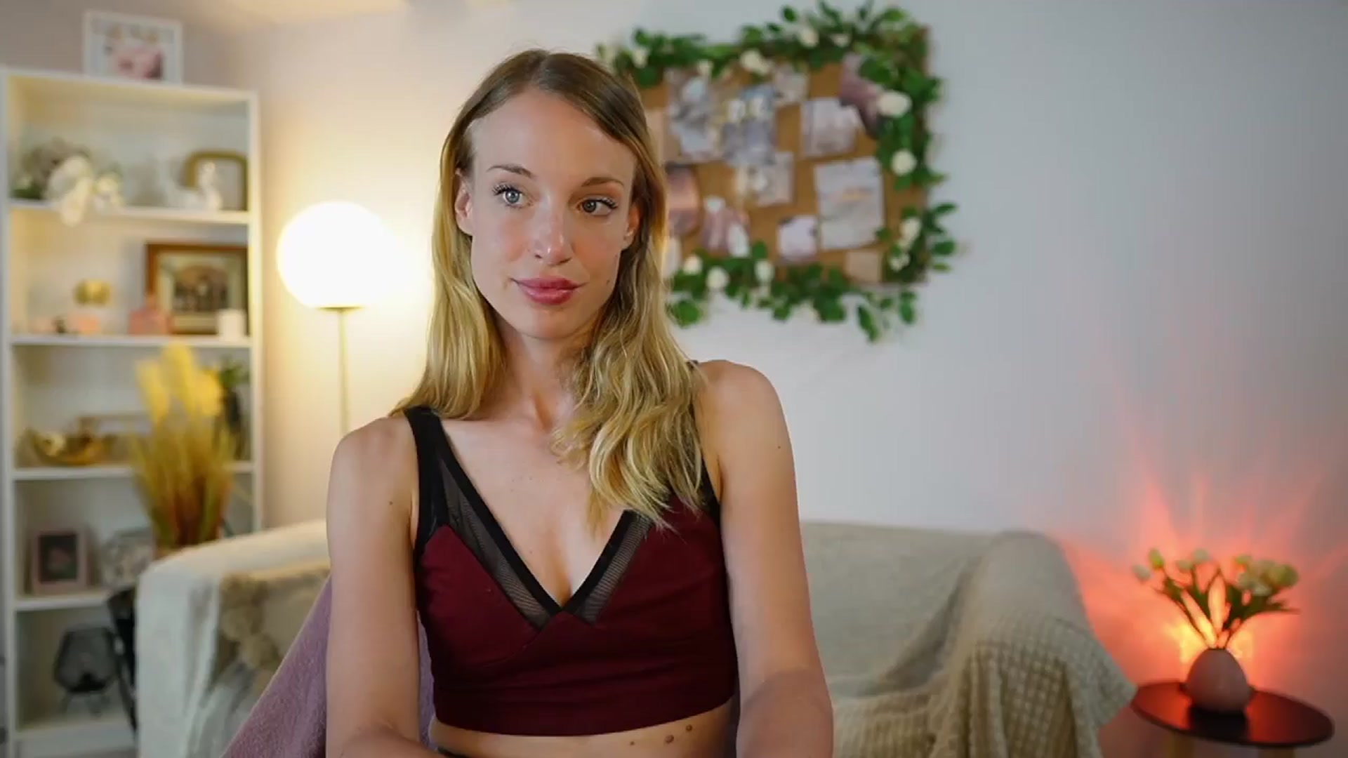 Gallery image thumbnail from April_Rose_'s myfreecams stream on, 06/24/2025, 10:02 image 1 of 20