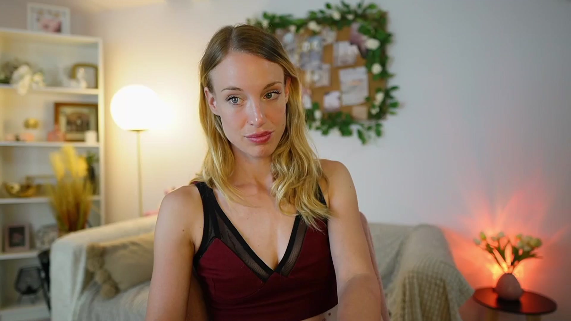 Gallery image thumbnail from April_Rose_'s myfreecams stream on, 06/24/2025, 10:02 image 9 of 20