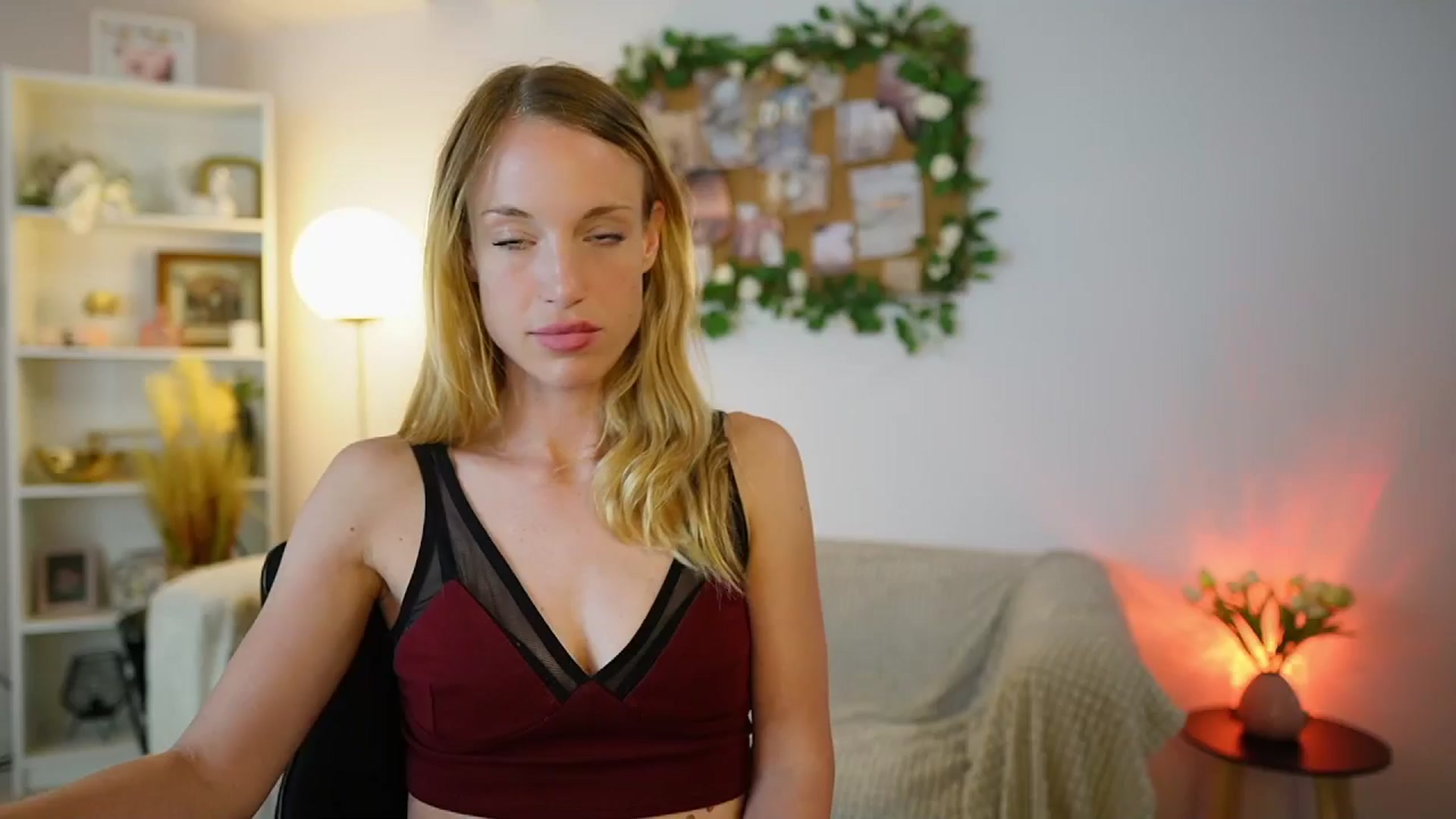 Gallery image thumbnail from April_Rose_'s myfreecams stream on, 06/24/2025, 12:56 image 12 of 20