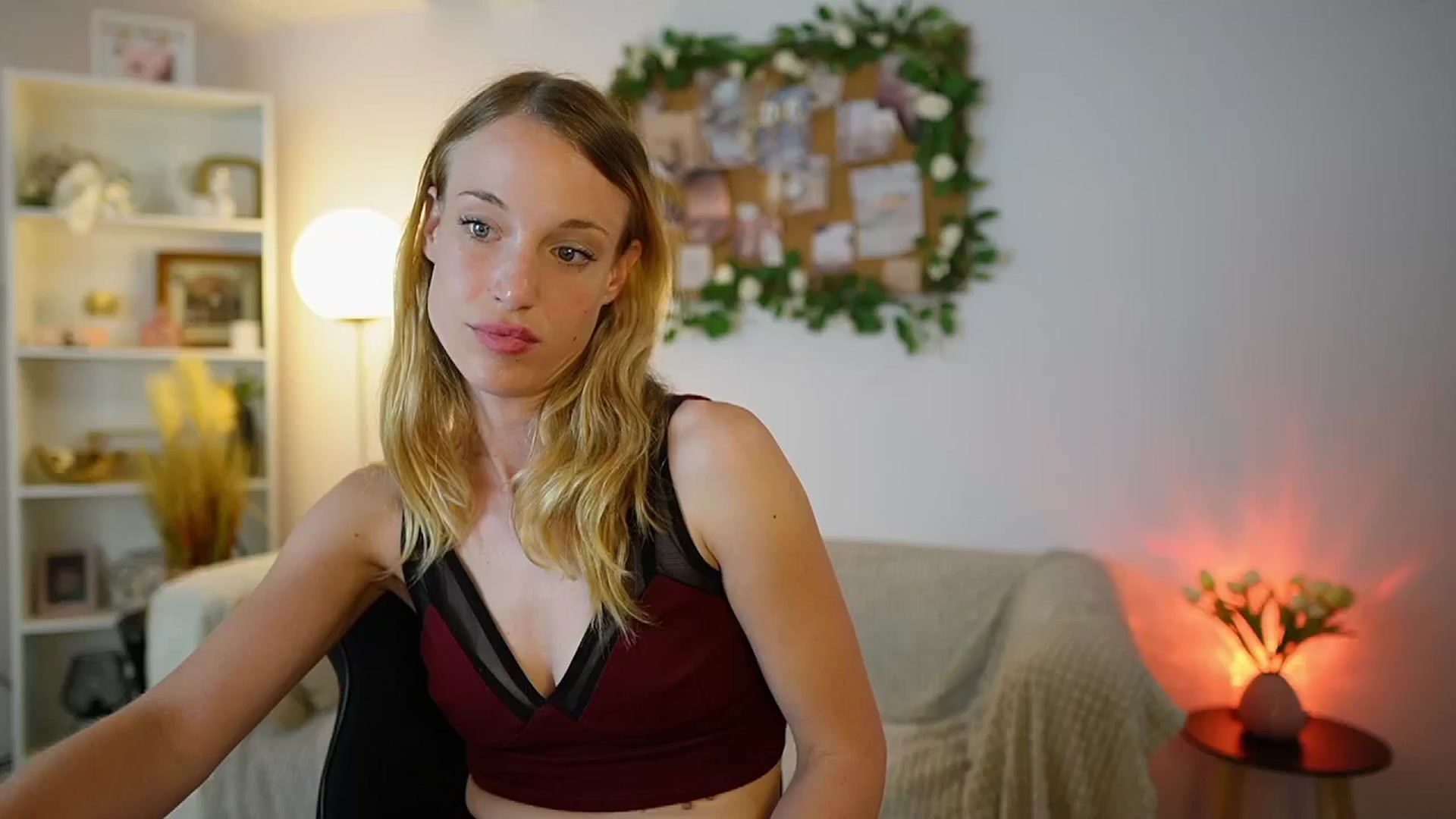 Gallery image thumbnail from April_Rose_'s myfreecams stream on, 06/24/2025, 12:56 image 15 of 20
