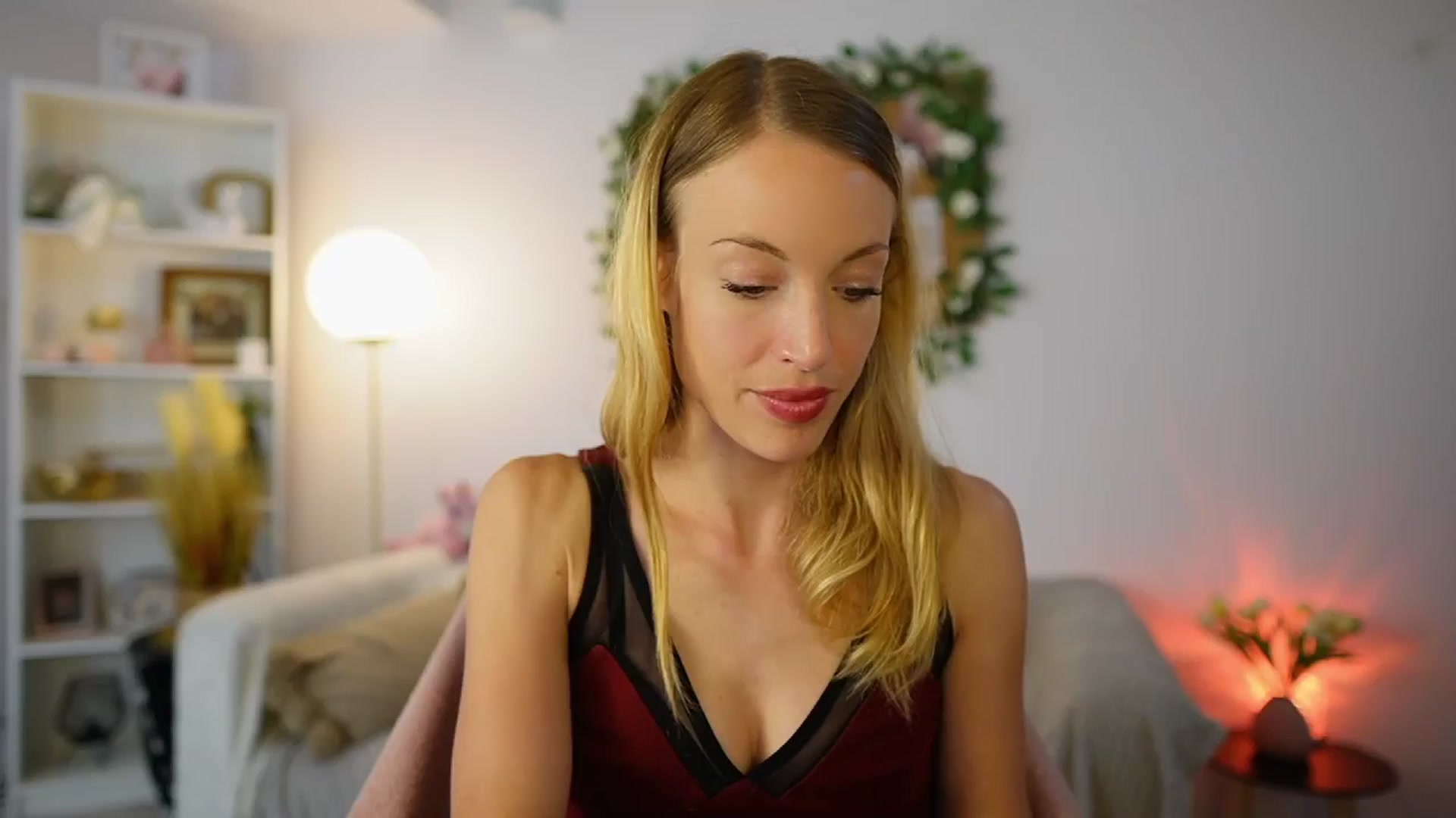 Gallery image thumbnail from April_Rose_'s myfreecams stream on, 06/25/2025, 10:05 image 8 of 20